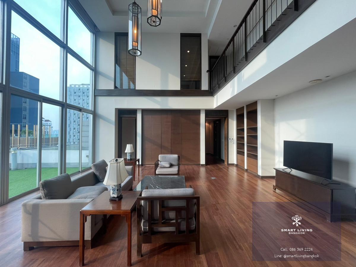 ให้เช่า Duplex Penhouse ขนาด 4 ห้องนอน, มีพื้นที่นั่งเล่น 2 ส่วน และห้องครัวปิด, ตกแต่งสไตล์วูดดี้, เฟอร์นิเจอร์ครบ, ระเบียงใหญ่ วิวเมือง, ใกล้ BTS ทองหล่อ