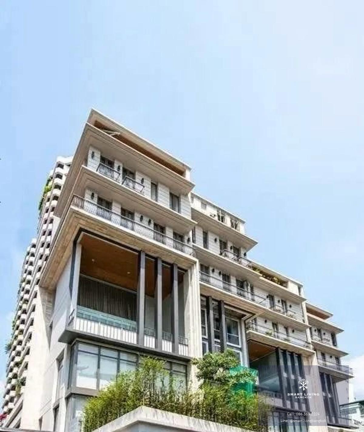 บ้านหรูให้เช่า ใกล้ BTS พร้อมพงษ์ 4 ห้องนอน พร้อมสระว่ายน้ำและลิฟต์ส่วนตัว