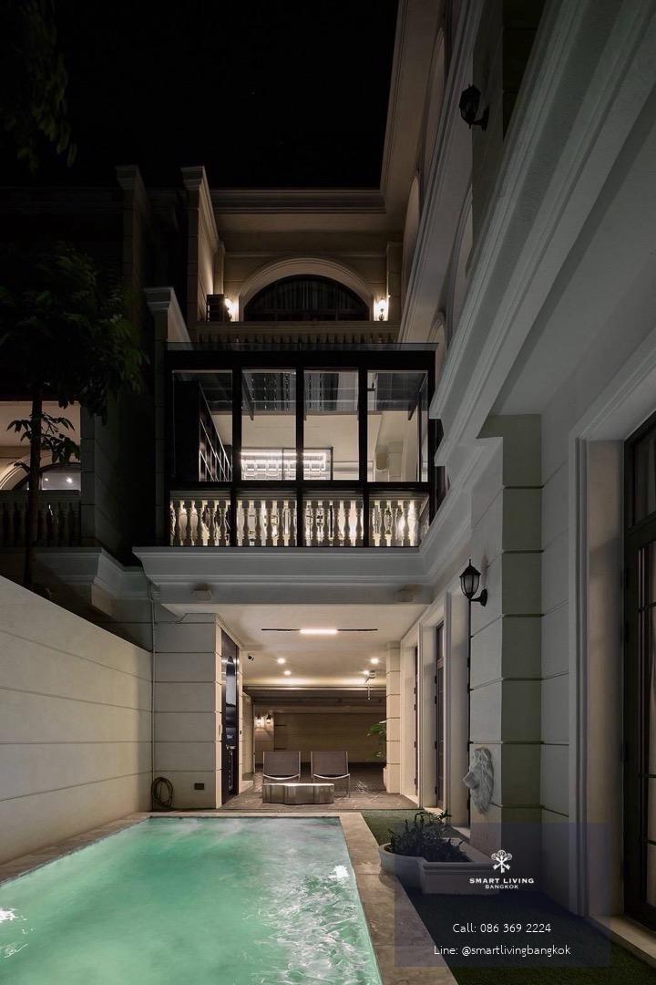 บ้านหรู พร้อมสระว่ายน้ำและลิฟต์ส่วนตัวในย่านเอกมัย บ้านตกแต่งใหม่ พร้อมเข้าอยู่ พื้นที่ใช้สอยขนาดใหญ่ ใกล้แหล่งไลฟ์สไตล์สุขุมวิท