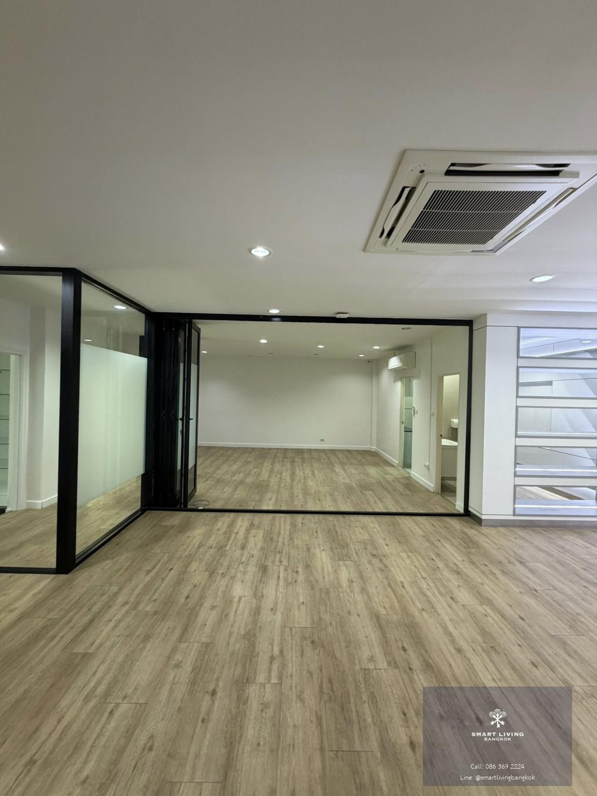 ให้เช่าอาคารสำนักงาน 5 ชั้น ย่านพัฒนาการ สเปซกว้าง 500 ตร.ม. ตกแต่งครบพร้อมลิฟต์และ Solar Cell