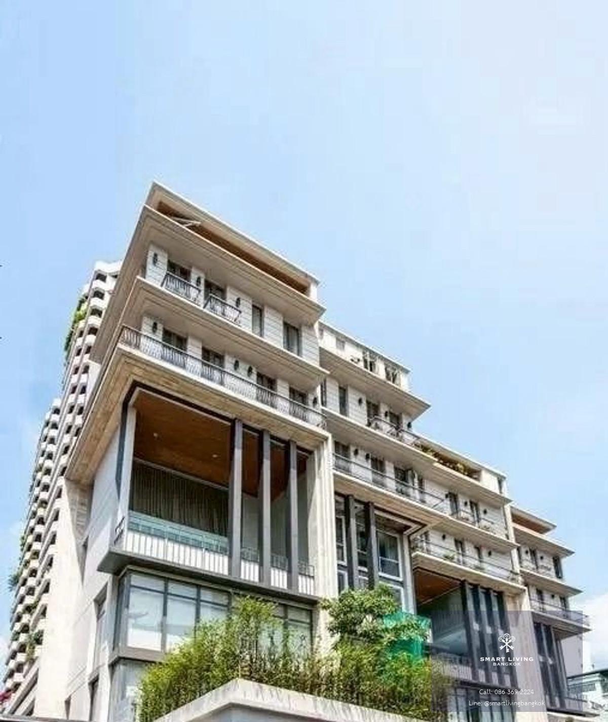 บ้านหรูให้เช่า / ขาย ใกล้ BTS พร้อมพงษ์ 4 ห้องนอน พร้อมสระว่ายน้ำและลิฟต์ส่วนตัว