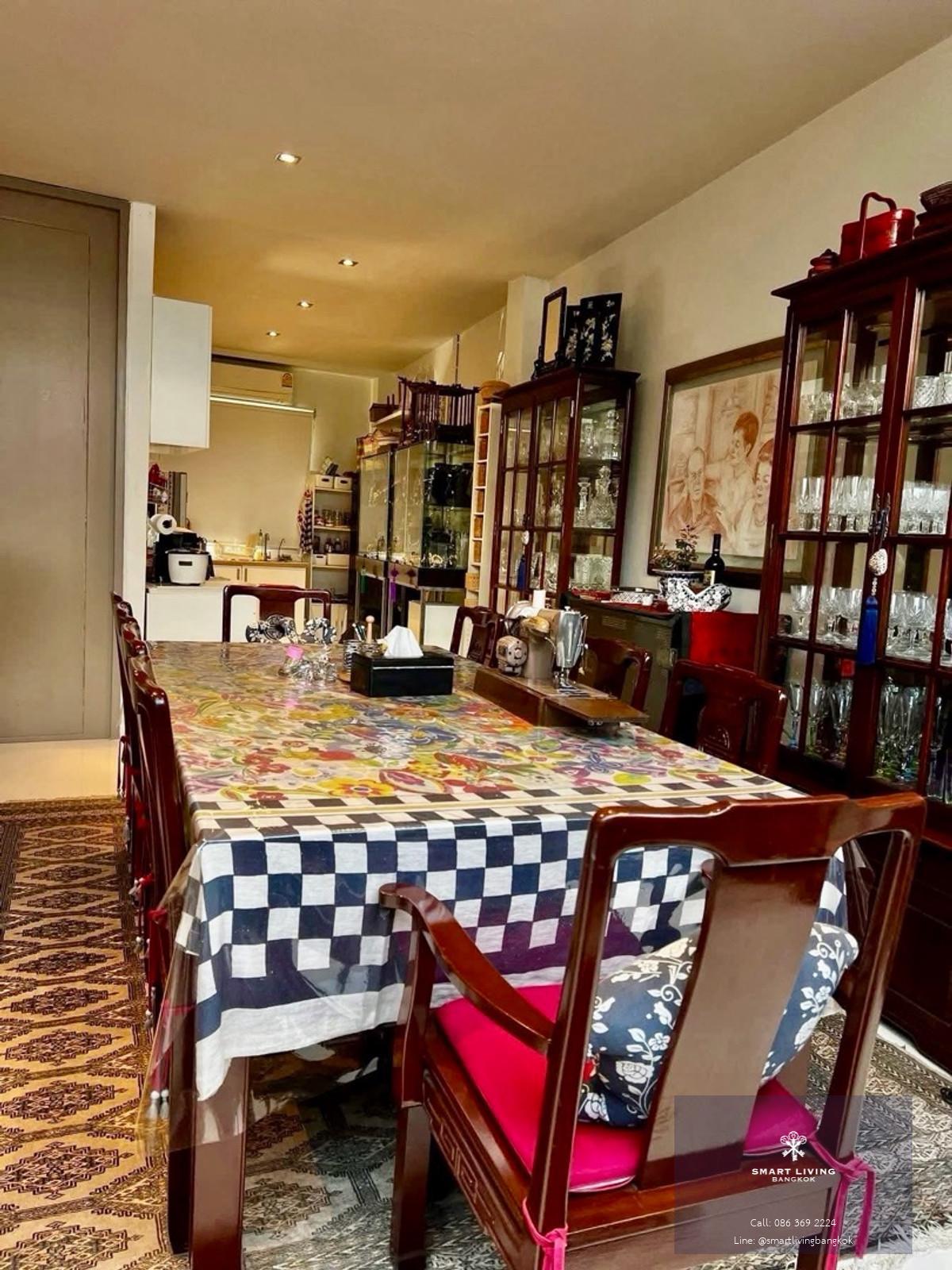 ทาวน์โฮม  4 ชั้น สุขุมวิท 71 ใกล้ BTS พระโขนง และโรงเรียนนานาชาติ เหมาะอยู่อาศัยและปล่อยเช่า