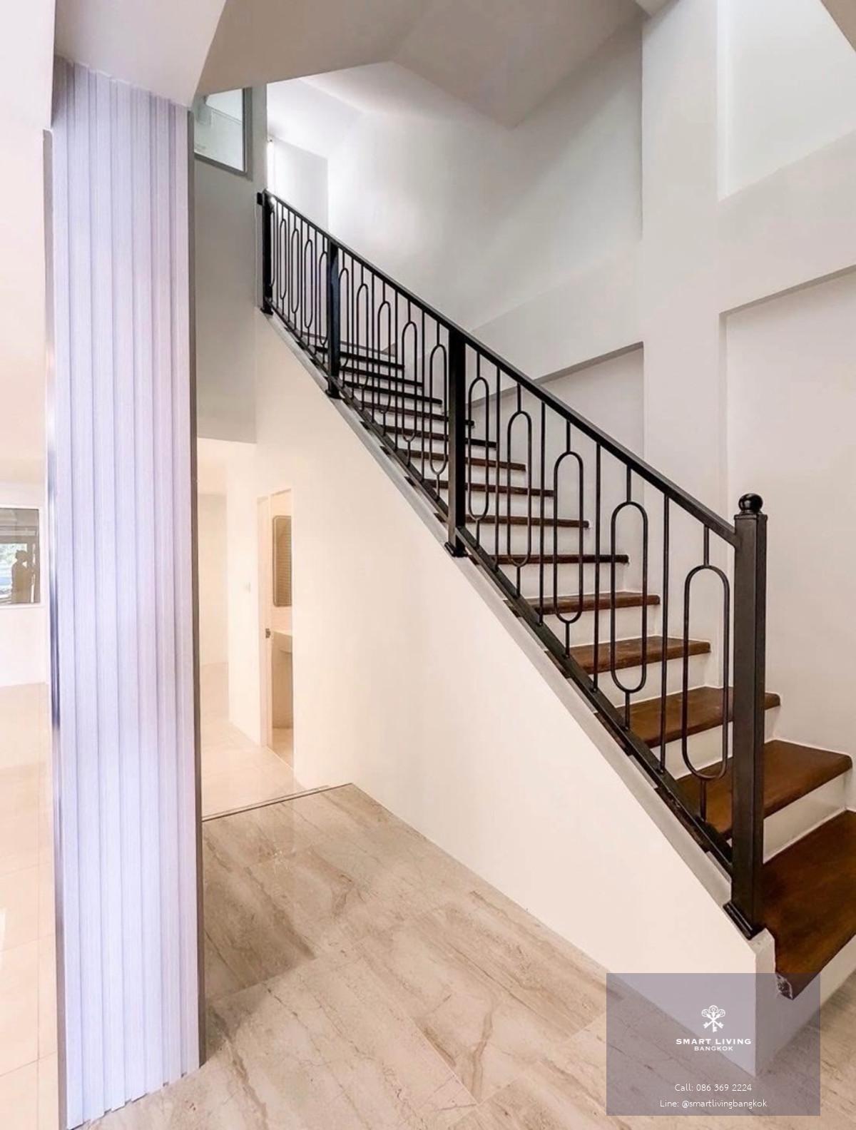 โฮมออฟฟิศ 4 ชั้น บ้านกลางเมือง พระราม 9 ลาดพร้าว  Town in Town รีโนเวทใหม่ ใกล้รถไฟฟ้าและทางด่วน