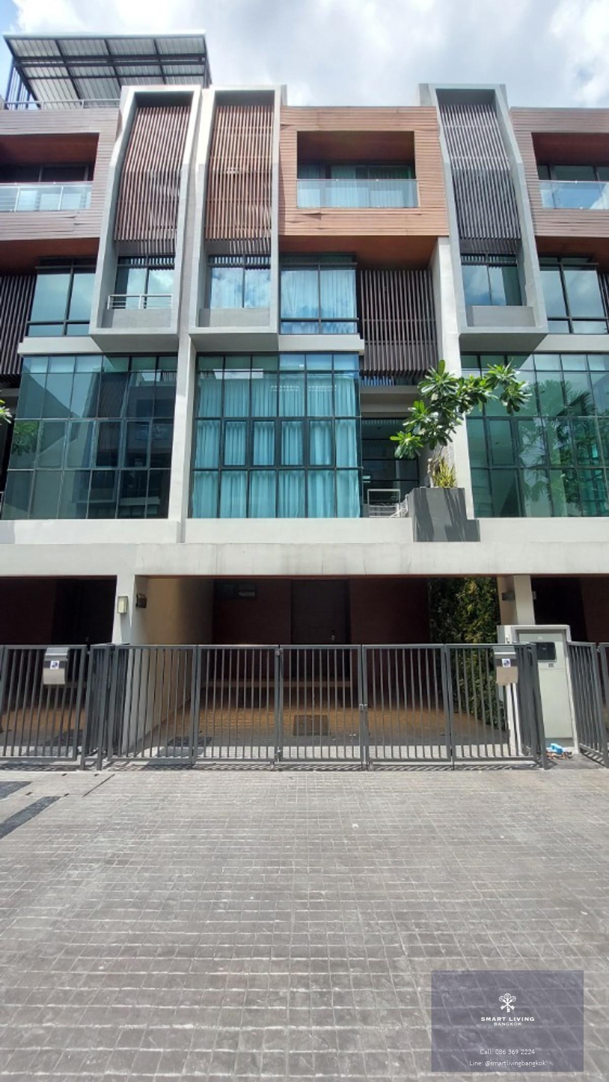 ให้เช่าบ้าน  Park Lane Ekamai  4 ชั้น 3 ห้องนอน ใกล้BTS เอกมัย ใกล้Gateway Ekamai