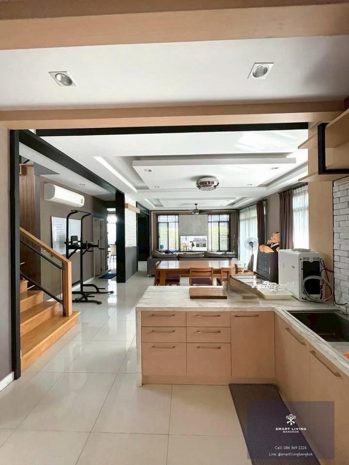 บ้านเดี่ยว พัฒนาการ 4 ห้องนอน 280 ตร.ม ใกล้เอกมัย ทองหล่อ เดินทางสะดวก เชื่อมต่อมอเตอร์เวย์