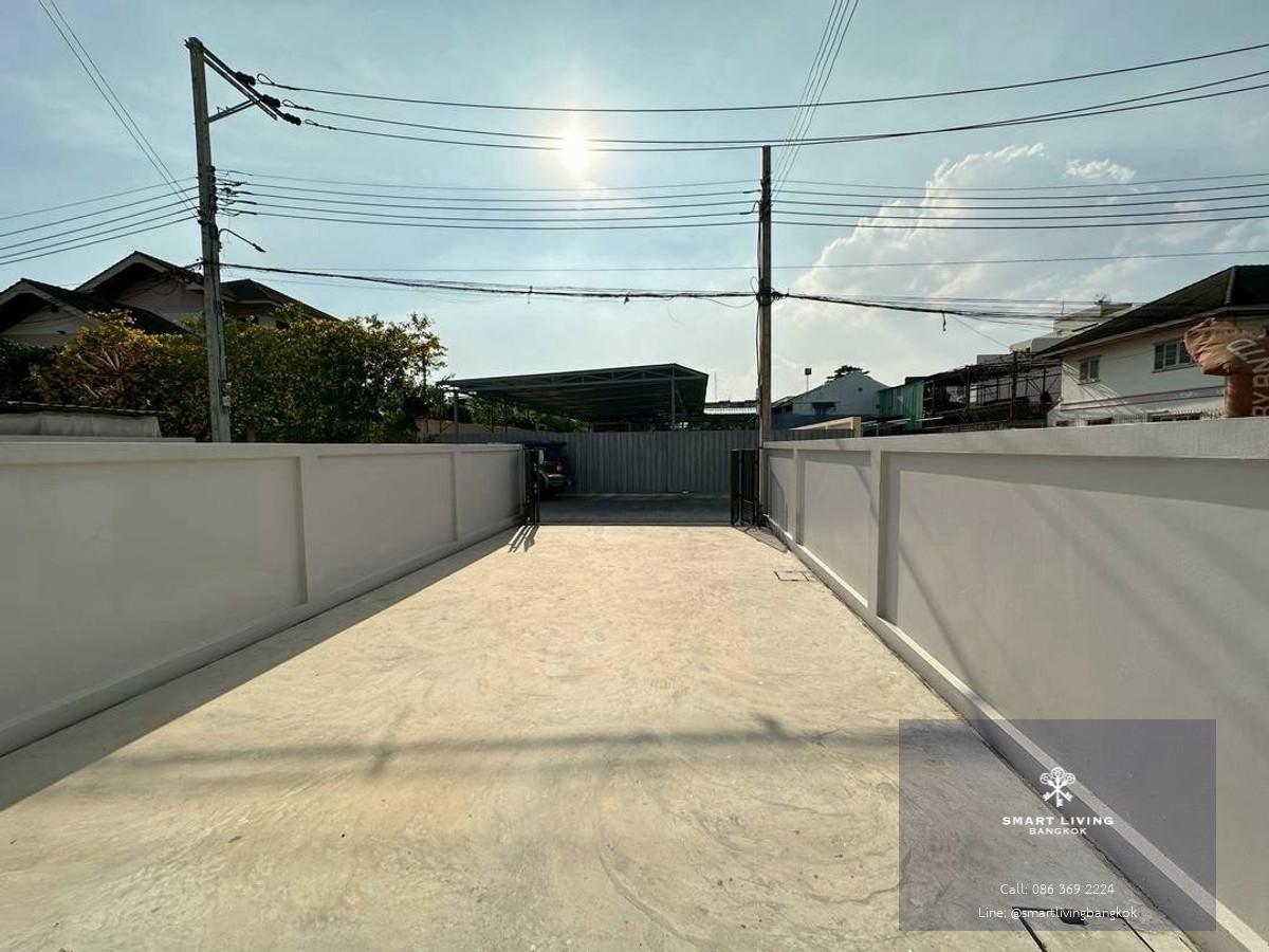 ทาวน์โฮมให้เช่า โชคชัย 4 สตรีวิทยา 2 พื้นที่ใช้สอย 300 ตร.ม ฟังก์ชันครบ รองรับทั้งอยู่อาศัยและทำธุรกิจ