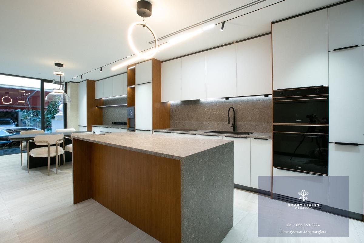 🔥For Sale Luxury house in heart of Thonglor! Renovated like brand new 4 bedroom fully furnished with private lift ready for move in Tel 0863692224