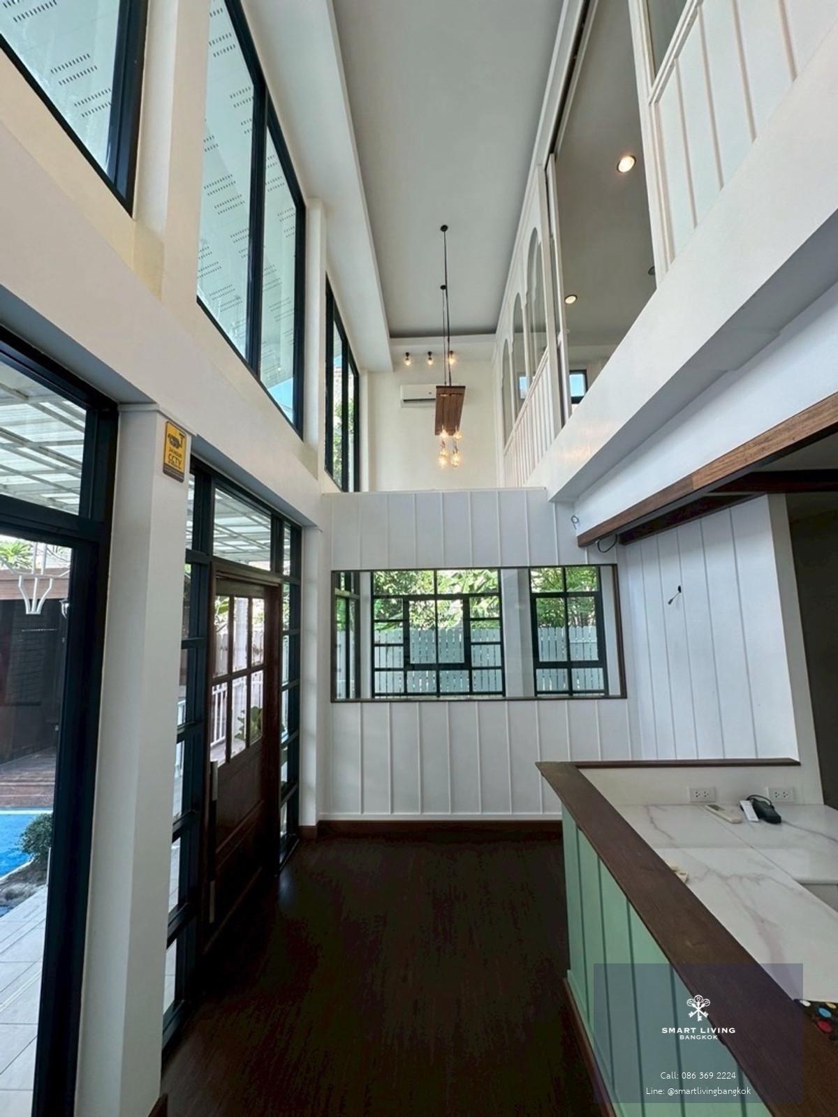 ให้เช่าอาคารพาณิชย์ 2 ชั้น สไตล์คาเฟ่ เอกมัย ใกล้ถนนสุขุมวิท พื้นที่ 200 ตร.ม.