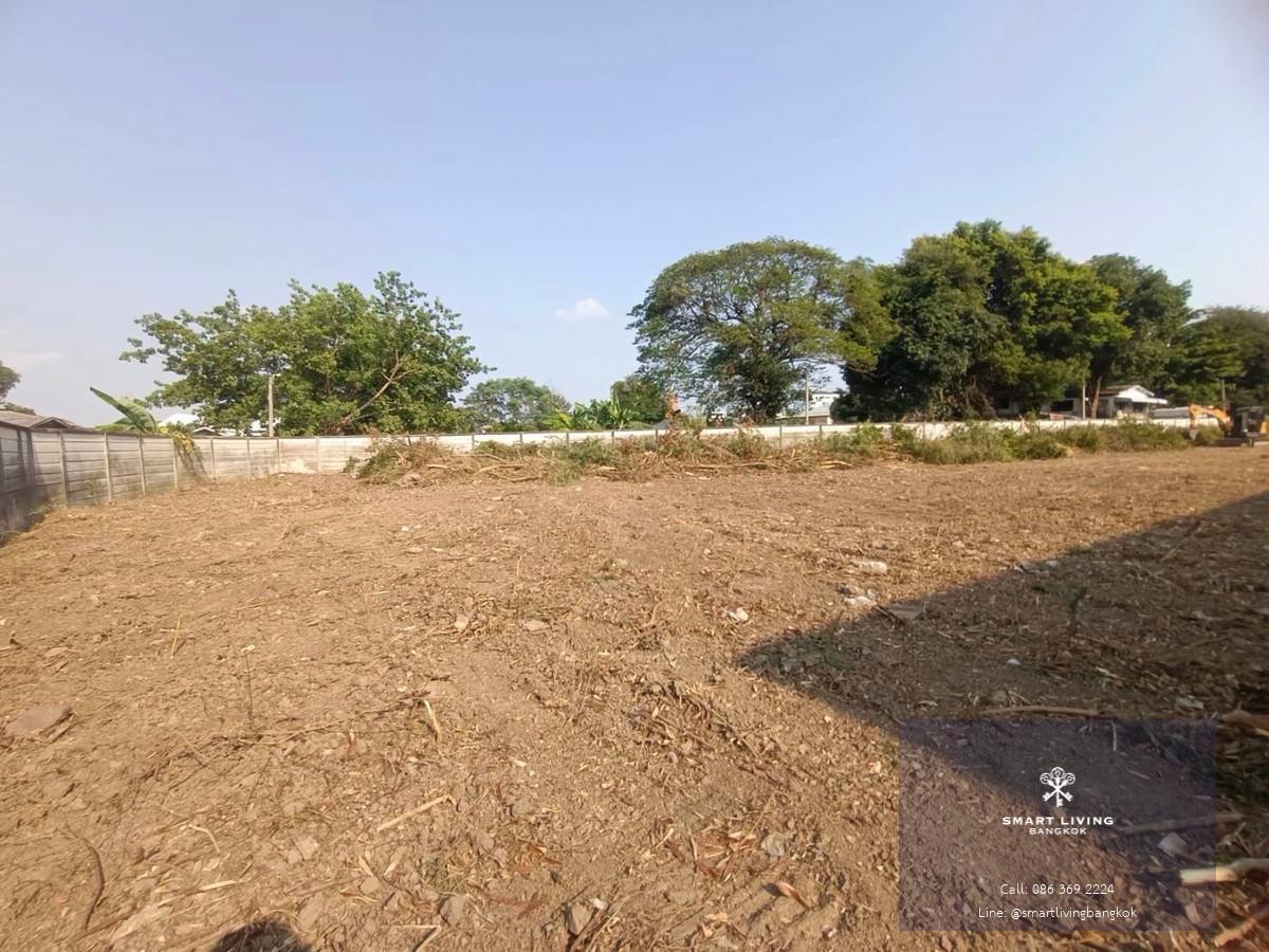 ขายที่ดินลาดพร้าว 857 ตารางวา ที่ดินถมแล้ว ใกล้รถไฟฟ้าสายสีชมพู เหมาะพัฒนาโครงการหรือเก็บลงทุน