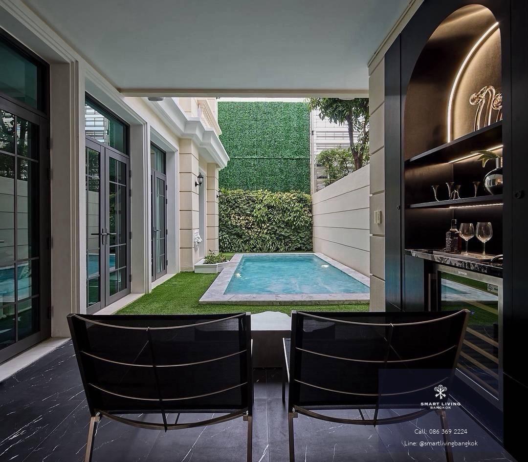 บ้านหรู พร้อมสระว่ายน้ำและลิฟต์ส่วนตัวในย่านเอกมัย บ้านตกแต่งใหม่ พร้อมเข้าอยู่ พื้นที่ใช้สอยขนาดใหญ่ ใกล้แหล่งไลฟ์สไตล์สุขุมวิท