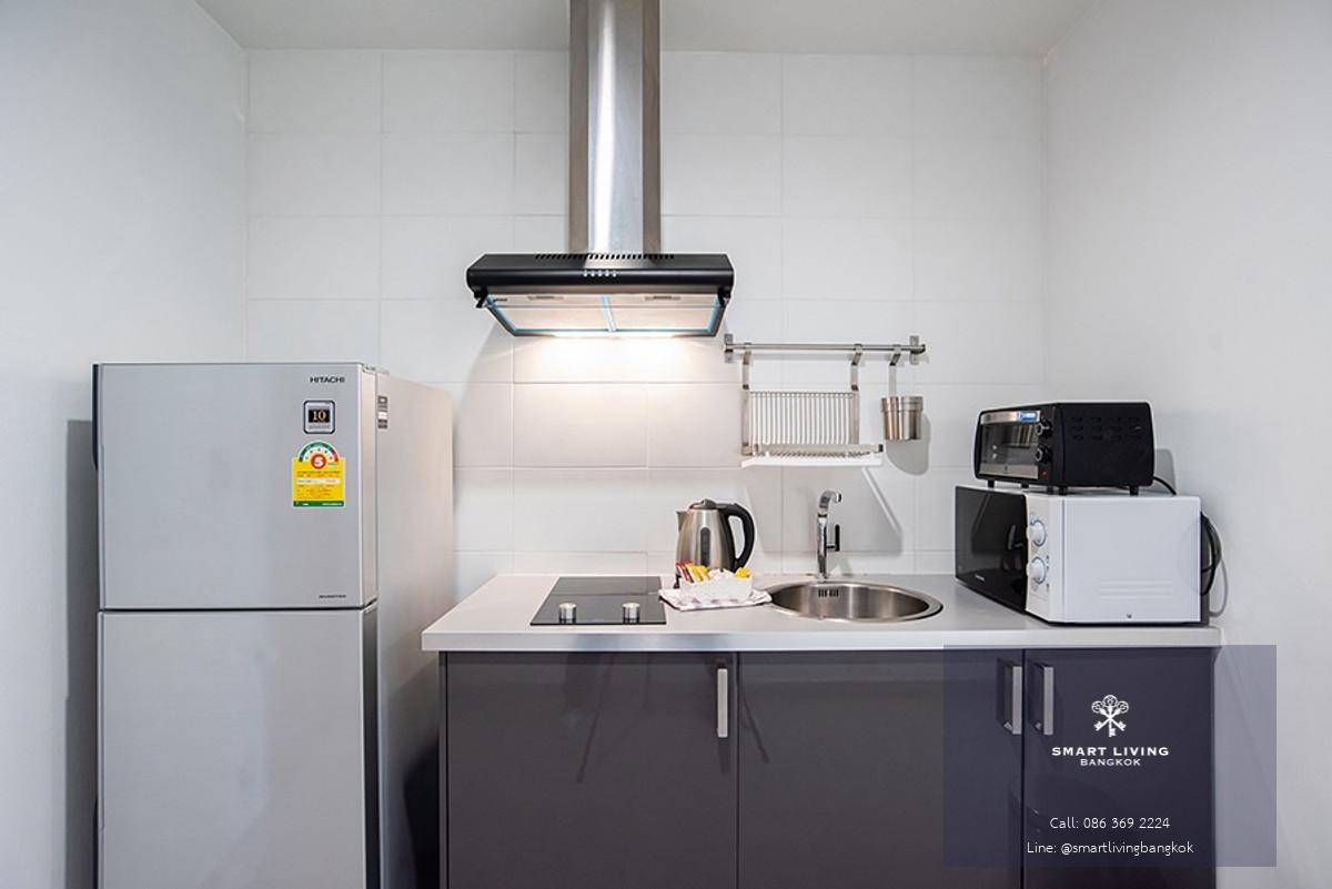 คอนโด 1 ห้องนอน ขนาดใหญ่ 100 ตร.ม. ย่านต้นสน ใกล้สวนลุมพินี และ Central Embassy