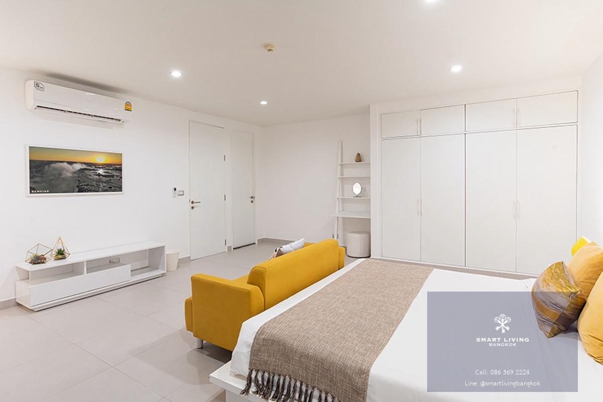 คอนโด 1 ห้องนอน ขนาดใหญ่ 100 ตร.ม. ย่านต้นสน ใกล้สวนลุมพินี และ Central Embassy