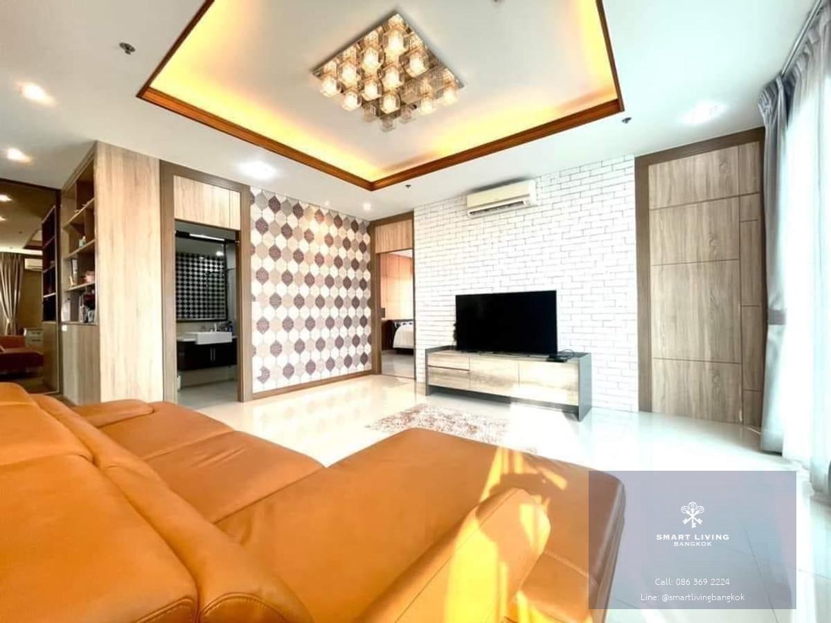 คอนโดห้องขนาดใหญ่บนชั้นสูง วิวเมืองฝั่งสุขุมวิท ไม่มีตึกบัง ทำเลอโศก – เพชรบุรี ใกล้ MRT เดินเพียงไม่กี่นาที เหมาะสำหรับอยู่อาศัยเองหรือซื้อเพื่อการลงทุนปล่อยเช่าชาวต่างชาติในโซน CBD