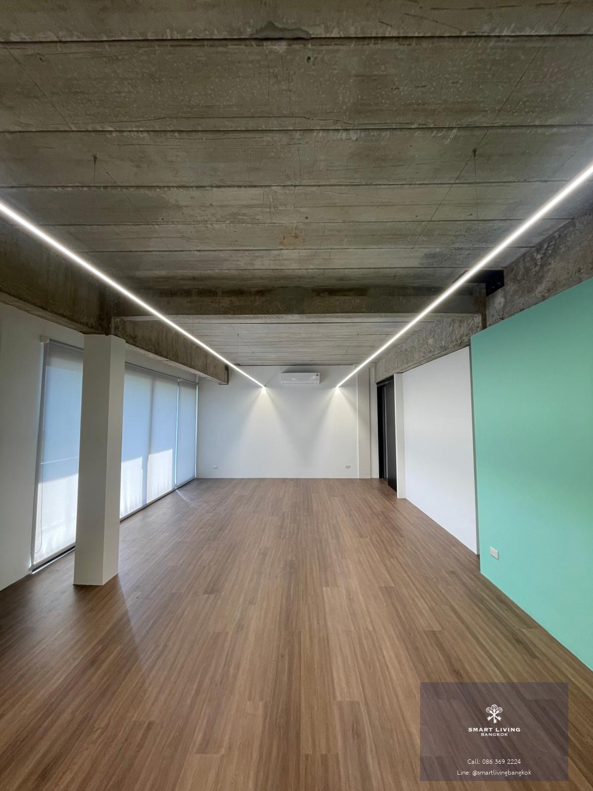 ❤️‍🔥ให้เช่าโฮมออฟฟิศ ยูนิต B รีโนเวทใหม่ ขนาด  300 ตร.ม. | สามารถเข้าได้จากรัชดา 32/ลาดพร้าว 35 | พื้นที่ใหม่ยังไม่มีเคยปล่อยเช่า | พร้อมที่ชาร์จรถ EV | ที่จอดรถมากถึง 4 คัน | ใกล้รถไฟฟ้า BTS: รัชโยธิน , พหลโยธิน 24 และ MRT: ลาดพร้าว