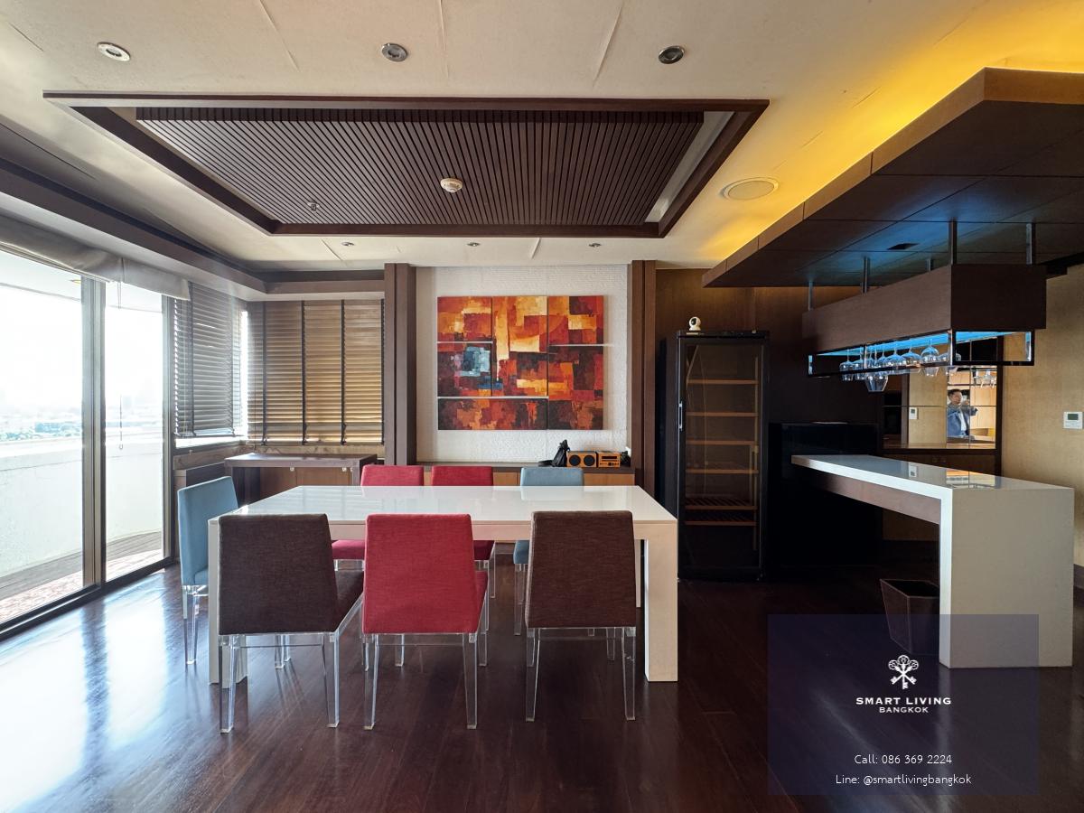 ปล่อยเช่าพื้นที่พักอาศัยขนาดใหญ่ 280 ตร.ม. โครงการ Rattanakosin View Mansion ฟังก์ชัน 3 ห้องนอน 4 ห้องน้ำ ยินดีต้อนรับท่านเพื่อเข้าชมและสัมผัสบรรยากาศจริง