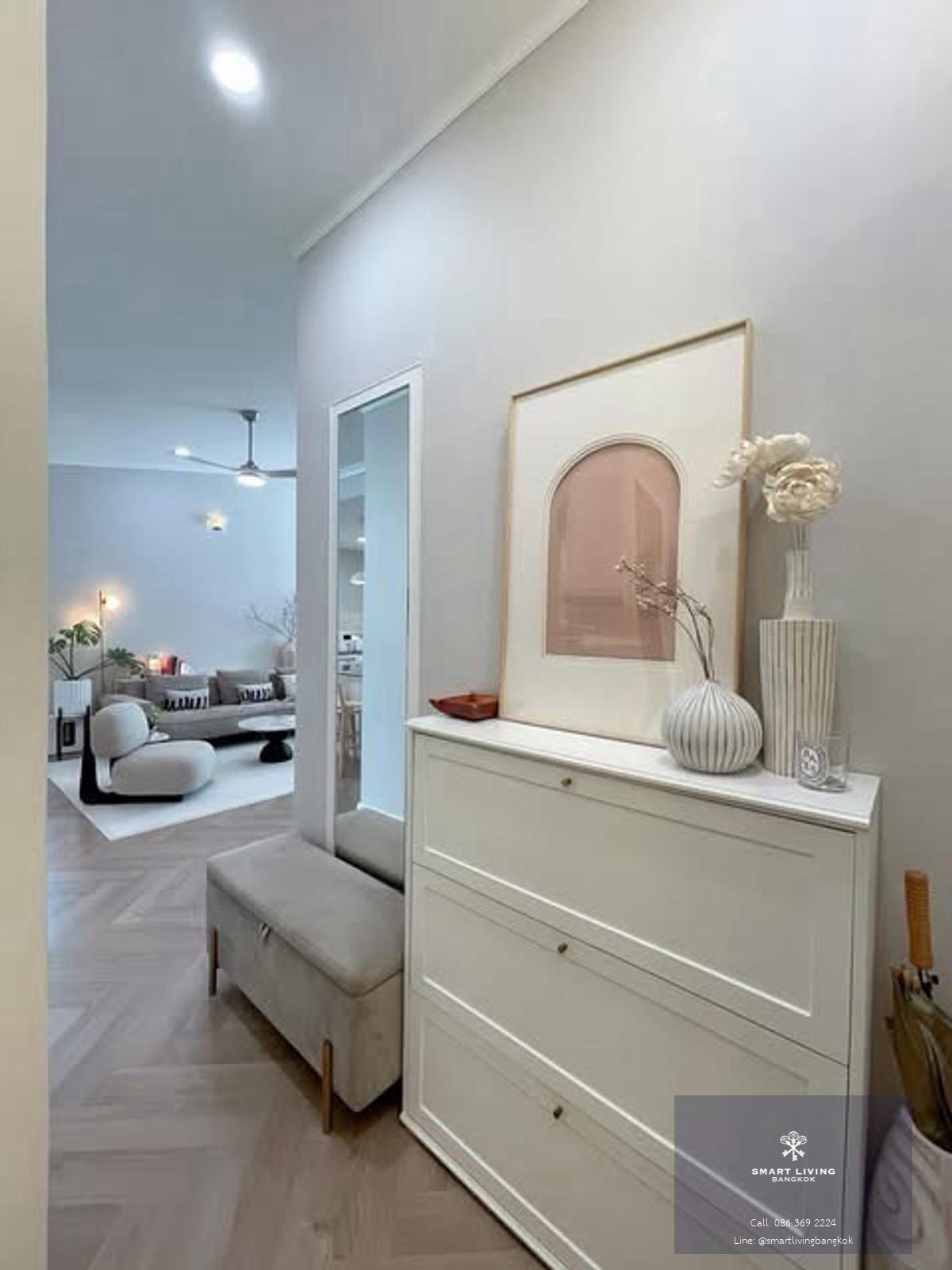 ขายหรือให้เช่าคอนโด 3 ห้องนอน รีโนเวทใหม่ ถนนสุขุมวิท 61 ใกล้ BTS เอกมัย ขนาด 120 ตร.ม ราคา 18 ล้านบาท เช่า 105,000 บาท