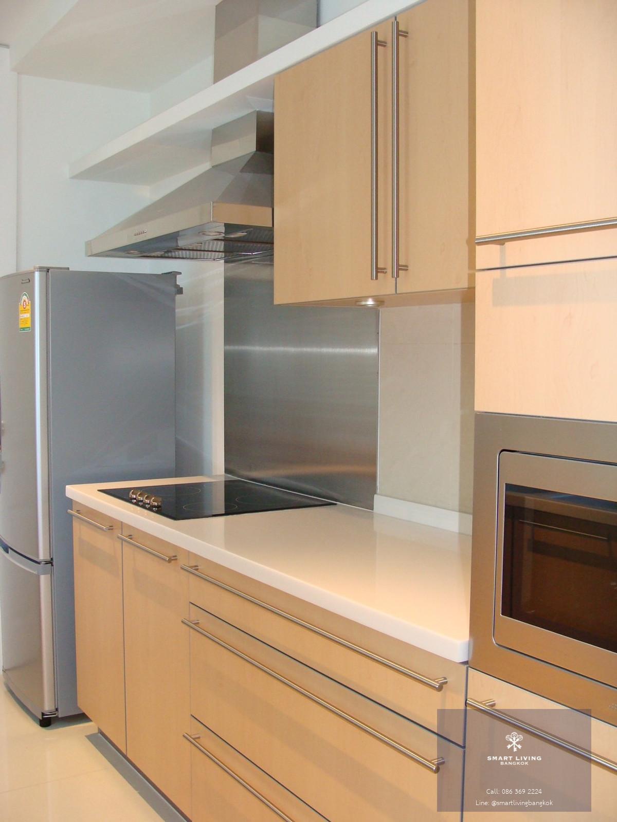 ให้เช่าคอนโดหรู Athenee Residence เพลินจิต  2 ห้องนอน พื้นที่กว้าง 132 ตร.ม. พร้อมสิ่งอำนวยความสะดวกระดับโรงแรม ใกล้ BTS เพลินจิต