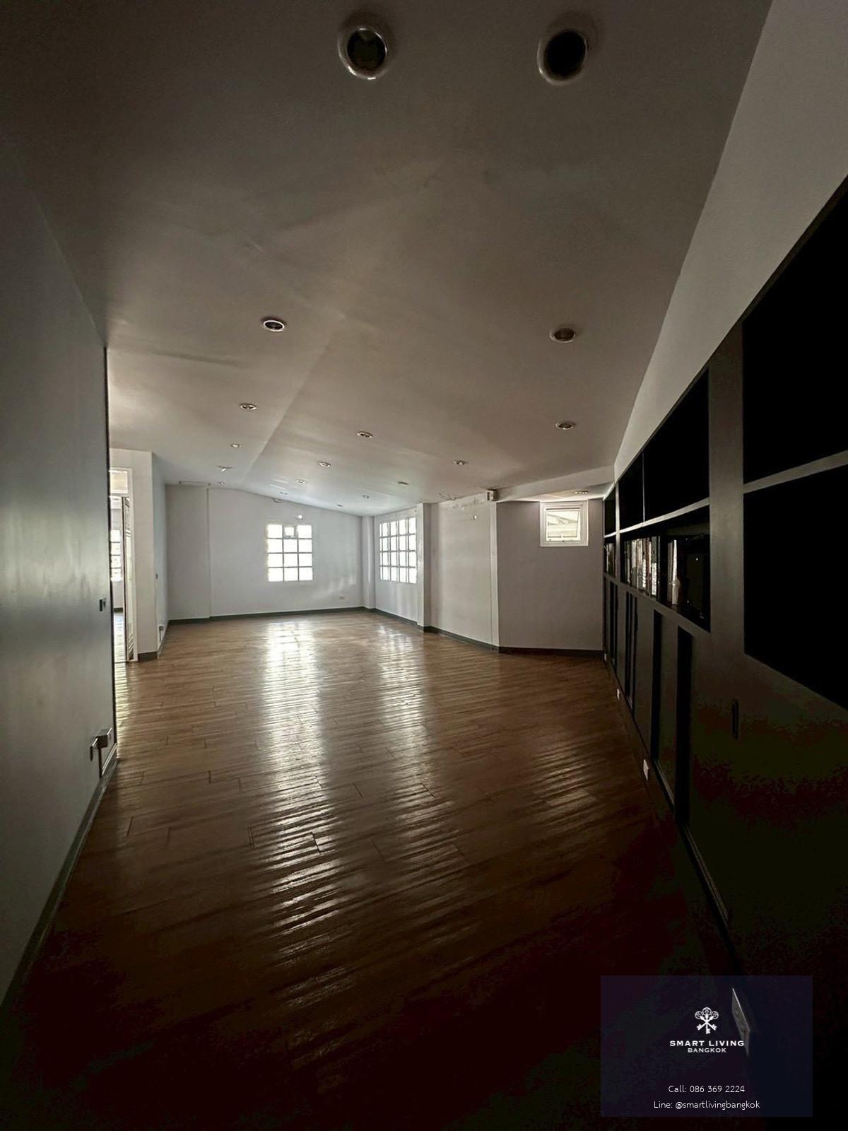 Office Ladprao for Sale and Rent Next to MRT Lat Phrao Prime Location Commercial Property Ladprao