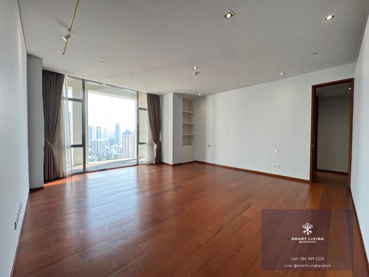 ให้เช่ายูนิตหายาก! ที่ The Sukhothai residences ห้องดูเพล็กซ์สุดหรู ใจกลางสาทร พร้อมลิฟต์ส่วนตัว  ห้องนั่งเล่นกว้างขวาง ระเบียงที่มองเห็นวิวเมือง มาพร้อมกับจากุชชี่ส่วนตัว, เดินทางง่าย ใกล้ศูนย์การค้า One Bangkok และ MRT ลุมพินี