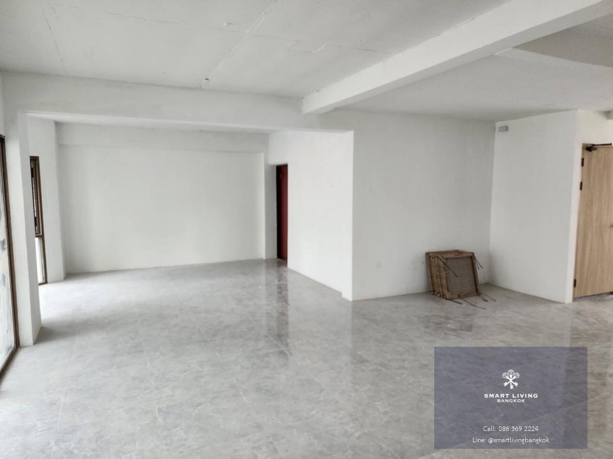 ให้เช่าพื้นที่เชิงพาณิชย์ 2 ชั้น ถนนวิทยุ ทำเลใกล้ All Seasons Place และ Conrad Bangkok พื้นที่รวม 260 ตร.ม แบ่งเช่าได้ เหมาะร้านอาหาร บาร์ และธุรกิจไลฟ์สไตล์