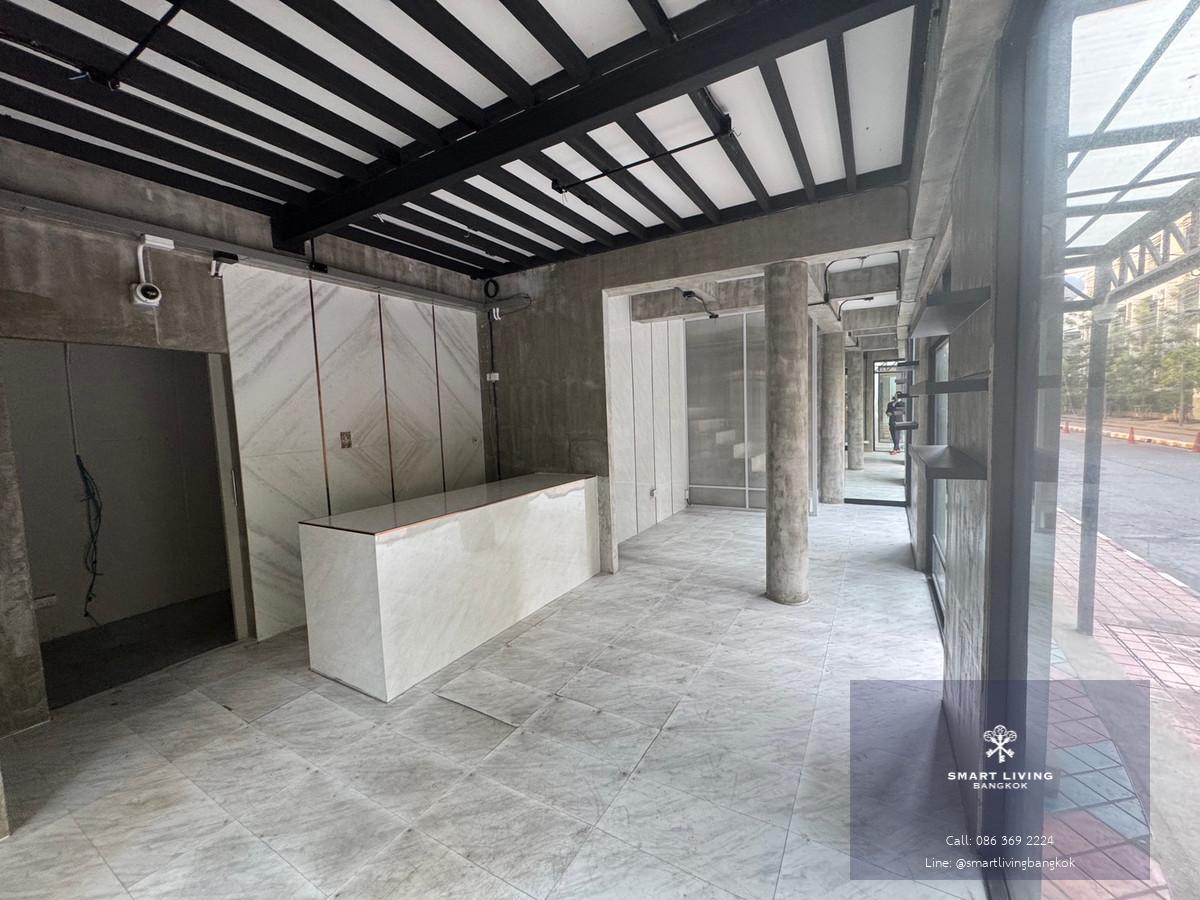 ✨🏢ให้เช่าอาคารสำนักงานสุขุมวิท 4ชั้น ย่านธุรกิจทำเลดี ขนาด 112 ตรม. เดินทางสะดวกใกล้MRT สุขุมวิท พร้อมให้เช่า