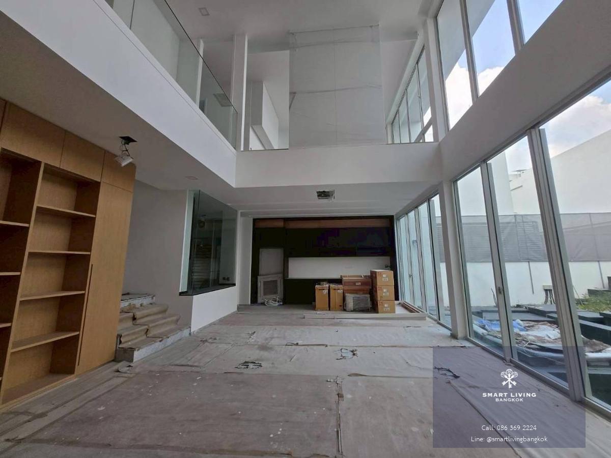 ✨ขายบ้านเดี่ยวโครงการหรูระดับ Super Luxury สไตล์ Modern Minimalที่  Vive Bangna 4ห้องนอน ขนาด 354ตรม. มาพร้อมเอกลักษณ์ชัดเจนมาก คือโทนสีขาวทั้งหลัง