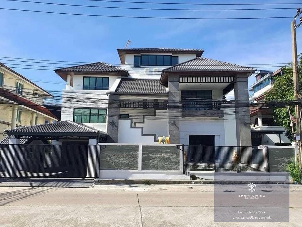 ให้เช่าสำนักงานขนาดใหญ่ Town in Town อาคาร 4.5 ชั้น พื้นที่ใช้สอย 600 ตร.ม ใกล้ Central EastVille CDC และทางด่วนเอกมัย–รามอินทรา