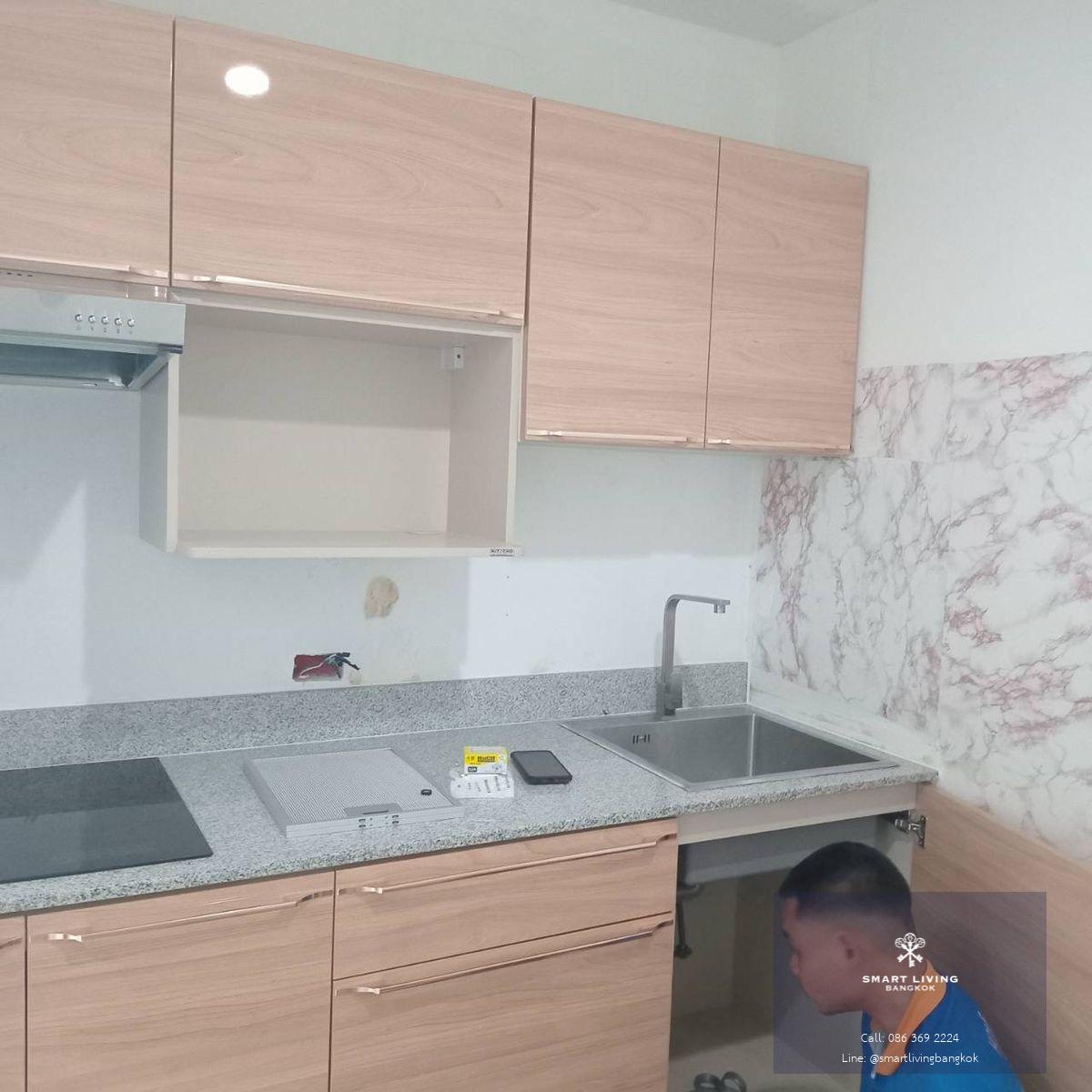 คอนโดทำเล ย่านพระราม3 ใกล้ BTS ช่องนนทรี  ห้องอยู่ชั้นสูง วิวสวย ตำแหน่งห้องดี ติดกับเพนต์เฮาส์ ซึ่งเป็นตำแหน่งวิวดีที่สุดอันดับต้น ๆ ของอาคาร ให้ความเป็นส่วนตัวสูง