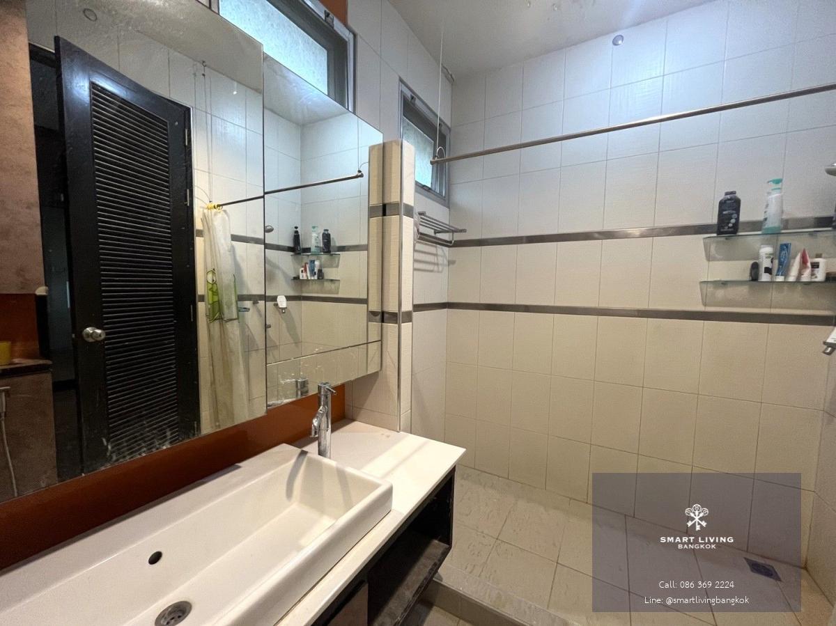 ครอบครองบ้านเดี่ยวไซส์ใหญ่ 4 ห้องนอน 4 ห้องน้ำ พร้อมพื้นที่สวนส่วนตัว ฟังก์ชันครบครันพร้อมห้องผู้สูงอายุ นัดหมายแบบ Private Viewing เพื่อความสะดวกและเป็นส่วนตัวสูงสุดของท่าน