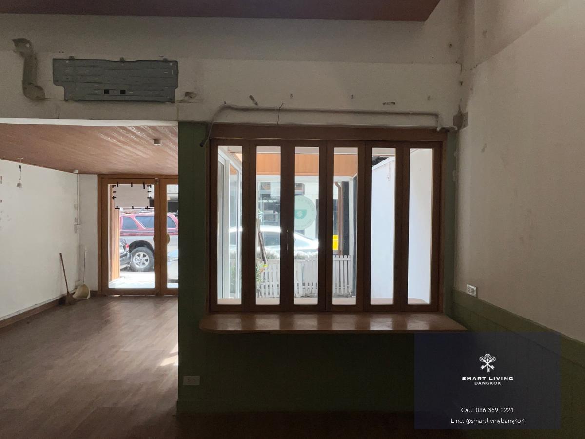 ให้เช่าอาคารพาณิชย์ 4.5 ชั้น สุขุมวิท 31 (250 ตร.ม.) ทำเลทอง ห่าง BTS พร้อมพงษ์ เพียง 160 ม. เหมาะทำคาเฟ่ คลินิก ซาลอน