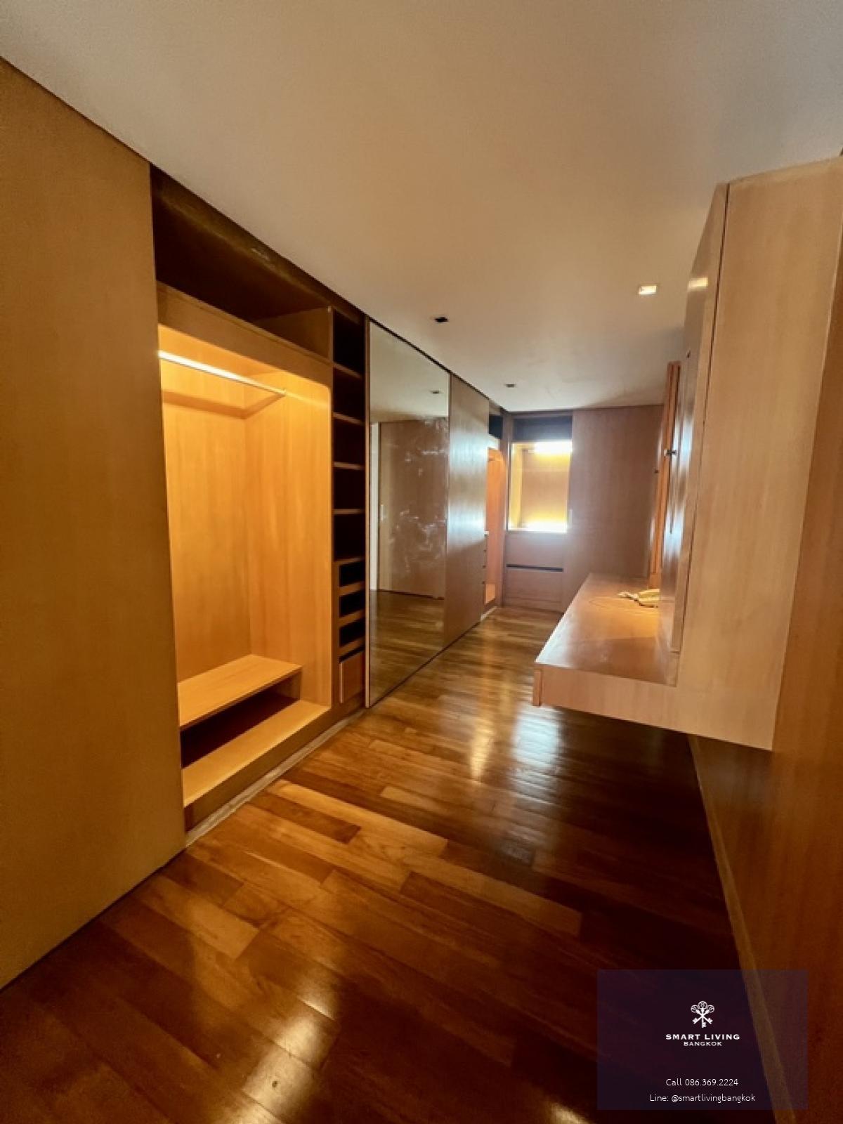 📢👇 Luxury 5-storeys , 2 combine house  for sale , with in-house lift, layout functional , 2 double volume living room1 hometheatre, 1 work-out room with jacuzzi