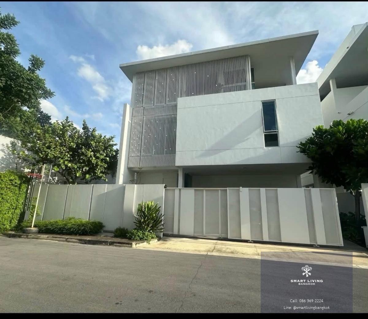 บ้านหรู 3 ชั้น พร้อมลิฟต์ส่วนตัว เดินทางสะดวก ใกล้ทางด่วน และเซ็นทรัลอีสต์วิลล์