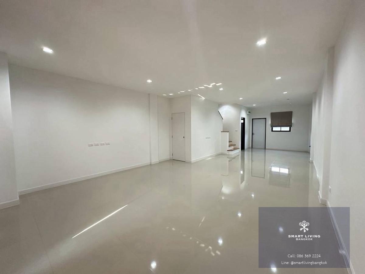 ทาวน์โฮมให้เช่า โชคชัย 4 สตรีวิทยา 2 พื้นที่ใช้สอย 300 ตร.ม ฟังก์ชันครบ รองรับทั้งอยู่อาศัยและทำธุรกิจ