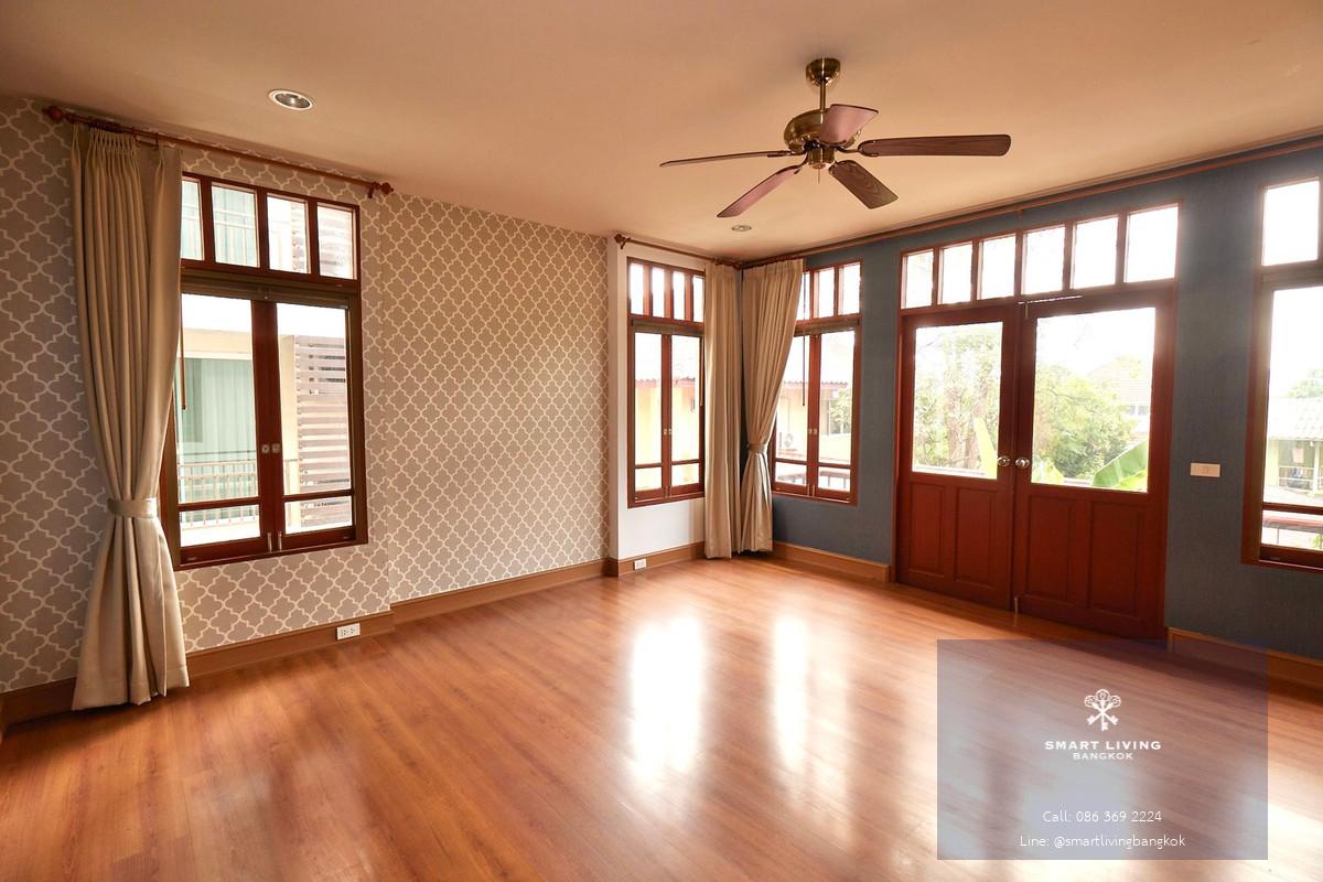 ให้เช่า บ้าน House Ekamai 10  4 ห้องนอน 620 ตร.ม. สระว่ายน้ำส่วนตัว   Pet  friendly