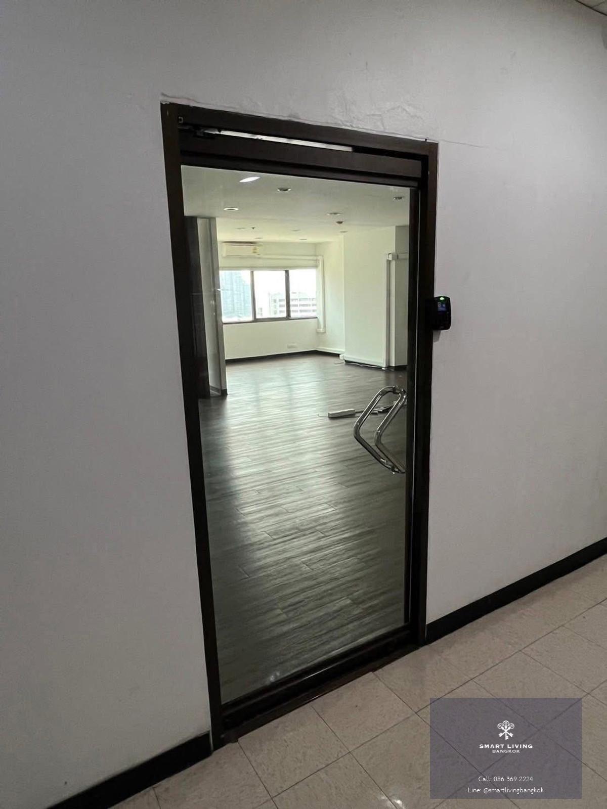 ให้เช่า  Office แถว Sukhumvit  ใกล้ BTS Ekamai พร้อมว่างให้เช่าเริ่ม1 เม.ย. 2569