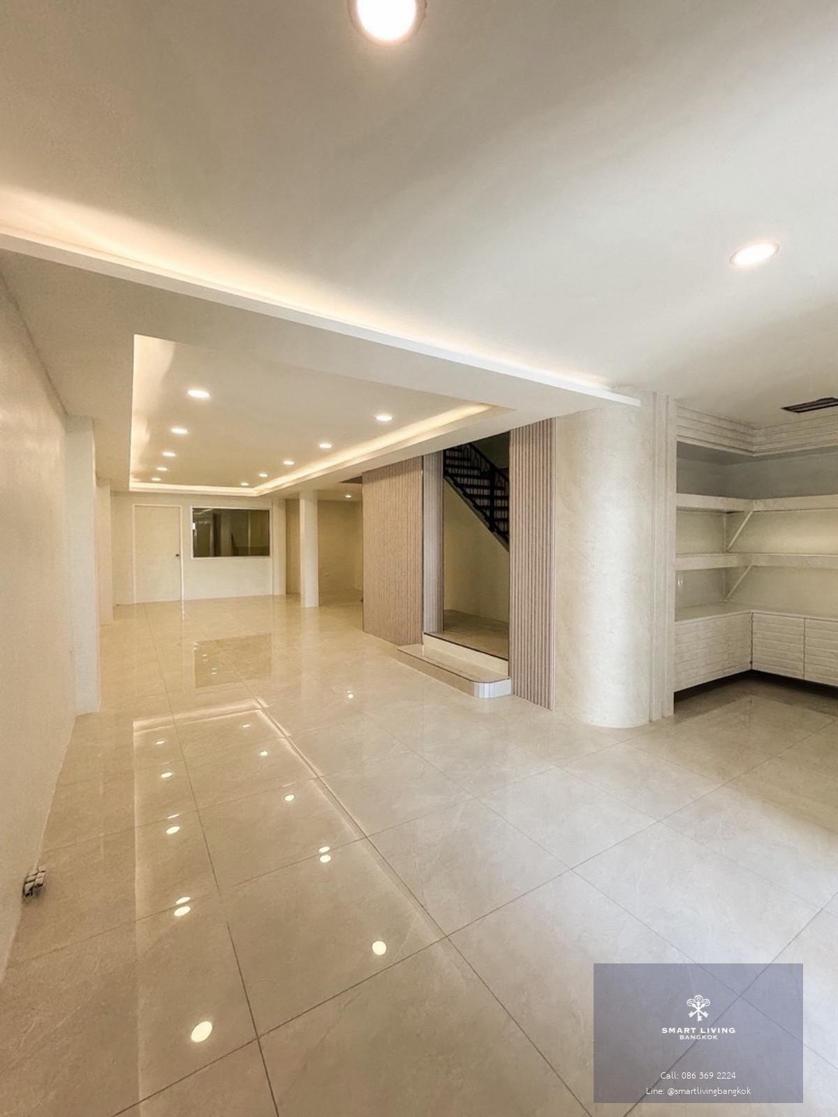 ขายโฮมออฟฟิศ พระราม 9 ลาดพร้าว 4 ชั้น หลังมุม รีโนเวทใหม่ ติดถนนใหญ่ ใกล้ทางด่วน เหมาะทำธุรกิจและลงทุน