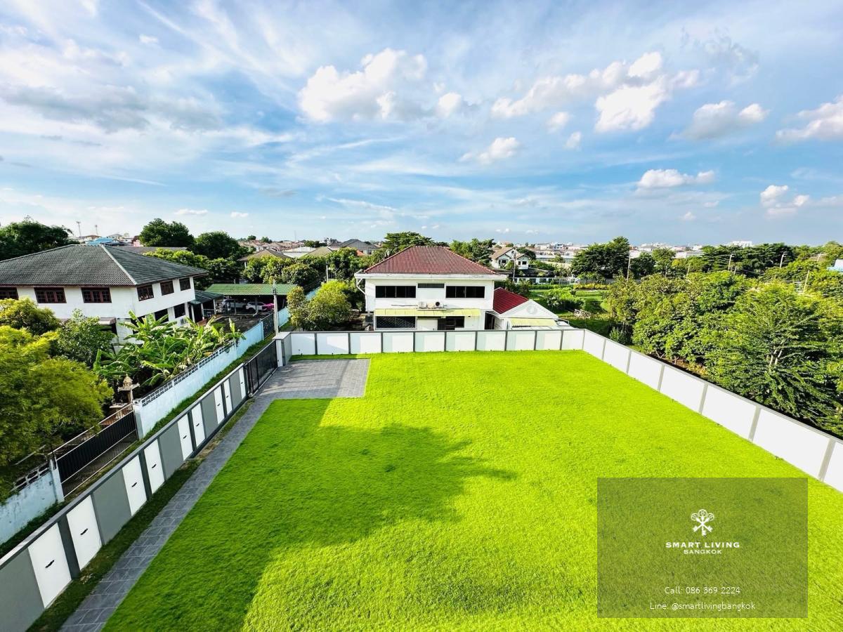 บ้านเดี่ยว 3.5 ชั้น พื้นที่เกือบ 1 ไร่ 8 ห้องนอน ใกล้ Harrow International School และสนามบินดอนเมือง เดินทางสะดวก ใกล้ทางด่วน เหมาะสำหรับครอบครัวใหญ่หรือทำโฮมออฟฟิศ (น้ำไม่ท่วม)