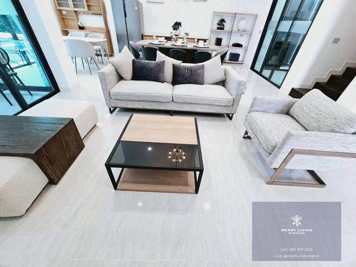 บ้านเช่าหรู พูลวิลล่า 3 ชั้น พร้อมลิฟท์ส่วนตัว เฟอร์ครบ พร้อมเข้าอยู่ ย่านโยธินพัฒนา