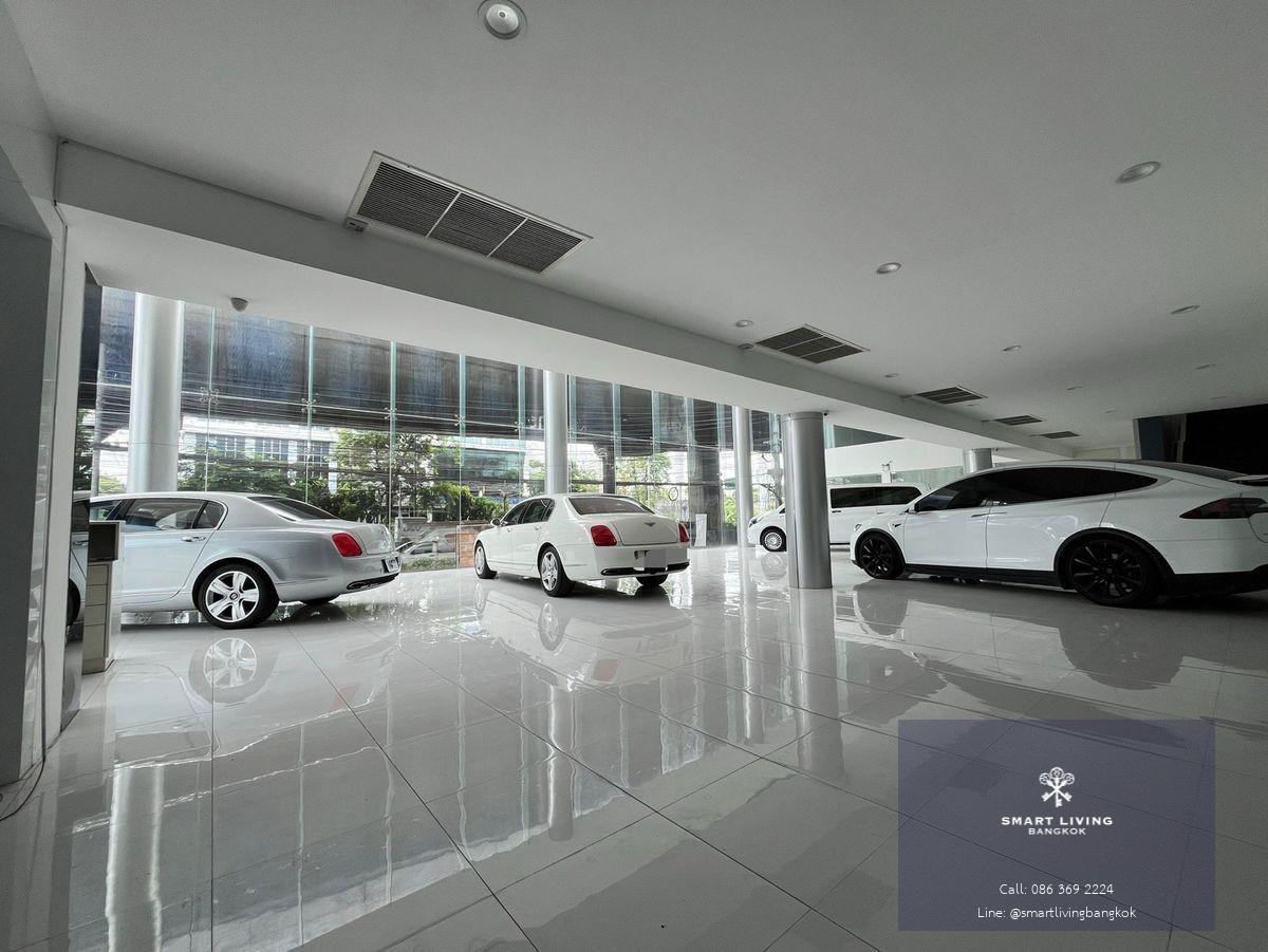 โชว์รูมหรูให้เช่าพระราม 9! สามารถทำเป็นโชว์รูมรถและจัดแสดงสินค้าได้ ขนาด 1,000 ตร.ม ติดถนนใหญ่ ไม่ไกลจากสนามบินสุวรรณภูมิ สนใจโทร 0863692224