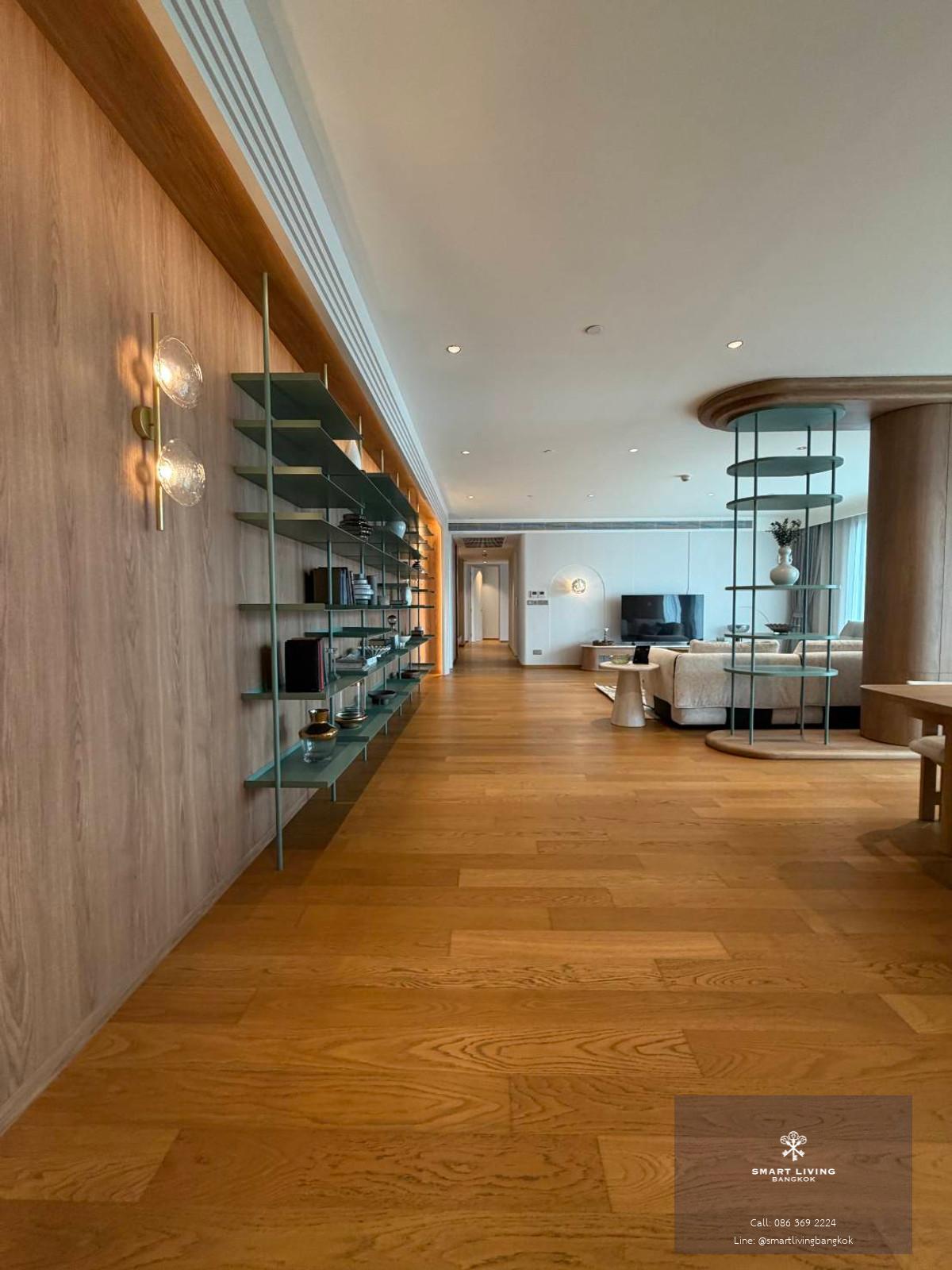 Condo for sale just only 164,xxx per/sq.m! 4 Bedroom combine very huge size located at Yenakart easy to access Sathorn and Rama 4