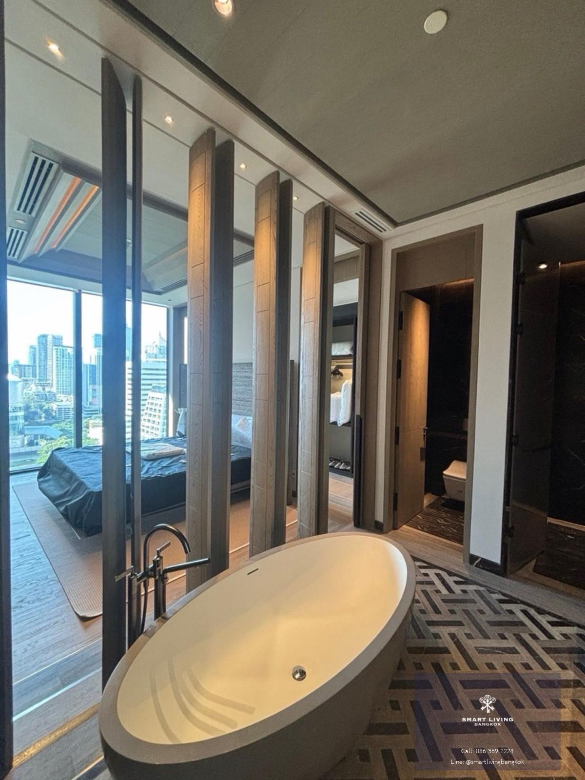 ขายคอนโดหรูใจกลางชิดลม ห้องขนาดใหญ่ 127 ตร.ม 1 ห้องนอน ใกล้ Central Chidlom และ Lumpini Park