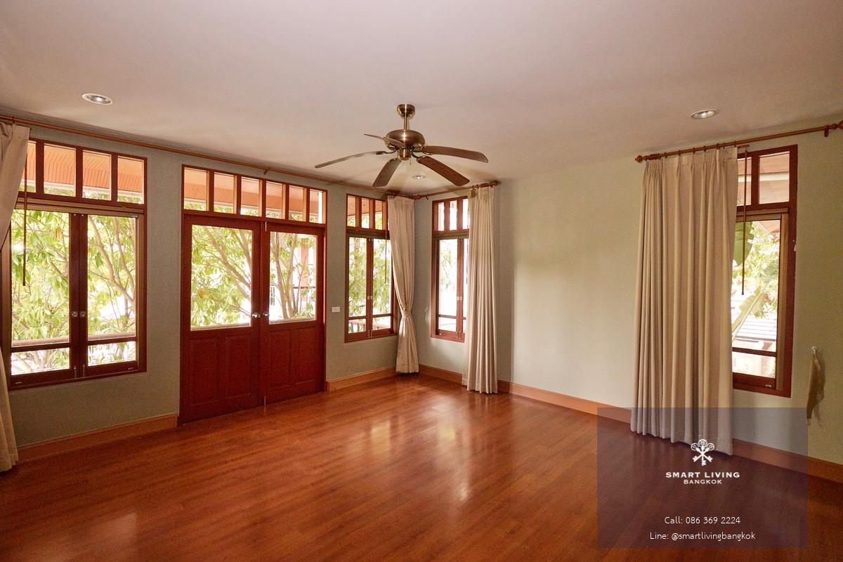 ให้เช่า บ้าน House Ekamai 10  4 ห้องนอน 620 ตร.ม. สระว่ายน้ำส่วนตัว   Pet  friendly