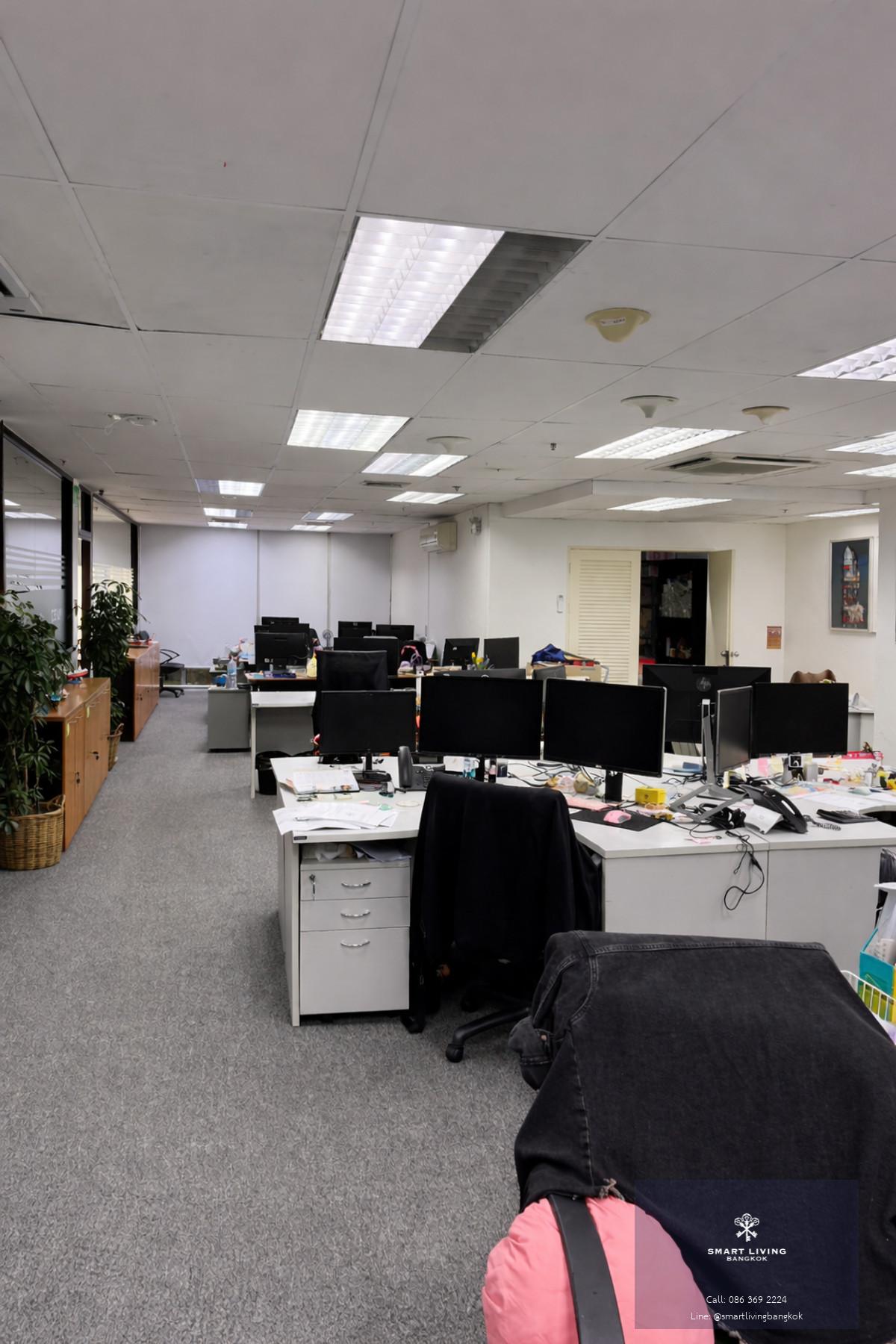 ออฟฟิศให้เช่าทำเลสุขุมวิท – พร้อมพงษ์ ใจกลางเมือง เหมาะสำหรับบริษัทที่ต้องการสำนักงานในโซน CBD เดินทางสะดวก ใกล้ BTS และแหล่งไลฟ์สไตล์ครบครัน