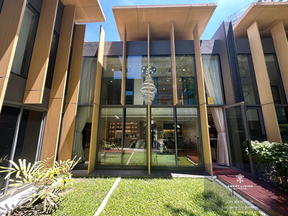 ปล่อยเช่าคอนโด 2 ชั้น Sky House Duplex โครงการ The Lumpini 24 (230 ตร.ม. 3 นอน 3 น้ำ มีครัวปิด) ตกแต่งโมเดิร์น โปร่งโล่ง ใกล้ BTS พร้อมพงษ์ และห้างเอ็มโพเรียม หิ้วกระเป๋าเข้าอยู่ได้เลย