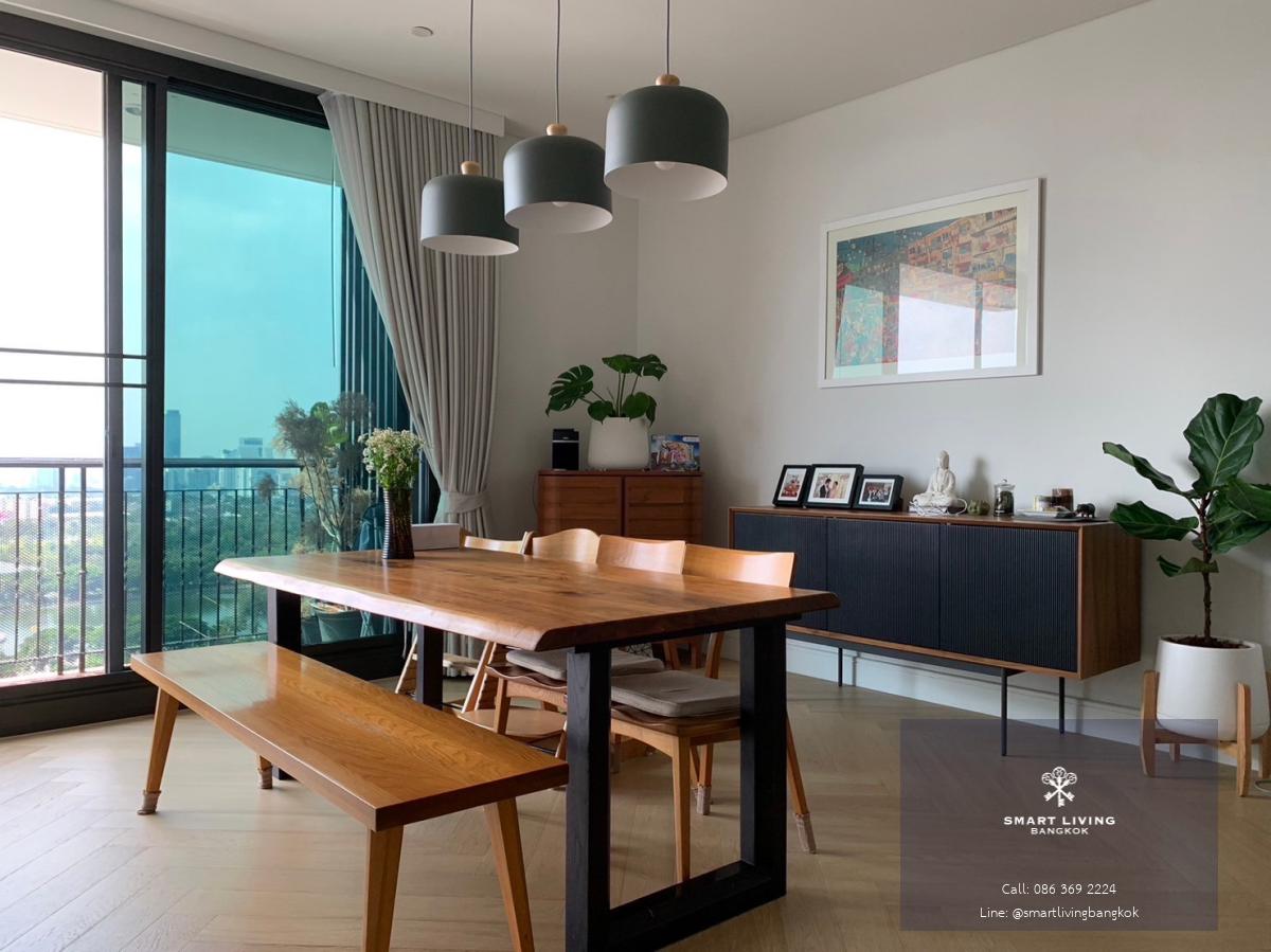 ขายคอนโดลักชัวรี  ไซส์ใหญ่ 160 ตร.ม. 3 ห้องนอน 4 ห้องน้ำ (Pet-Friendly) ชั้นสูง วิวเมือง CBD ใกล้ Emsphere และ BTS/MRT