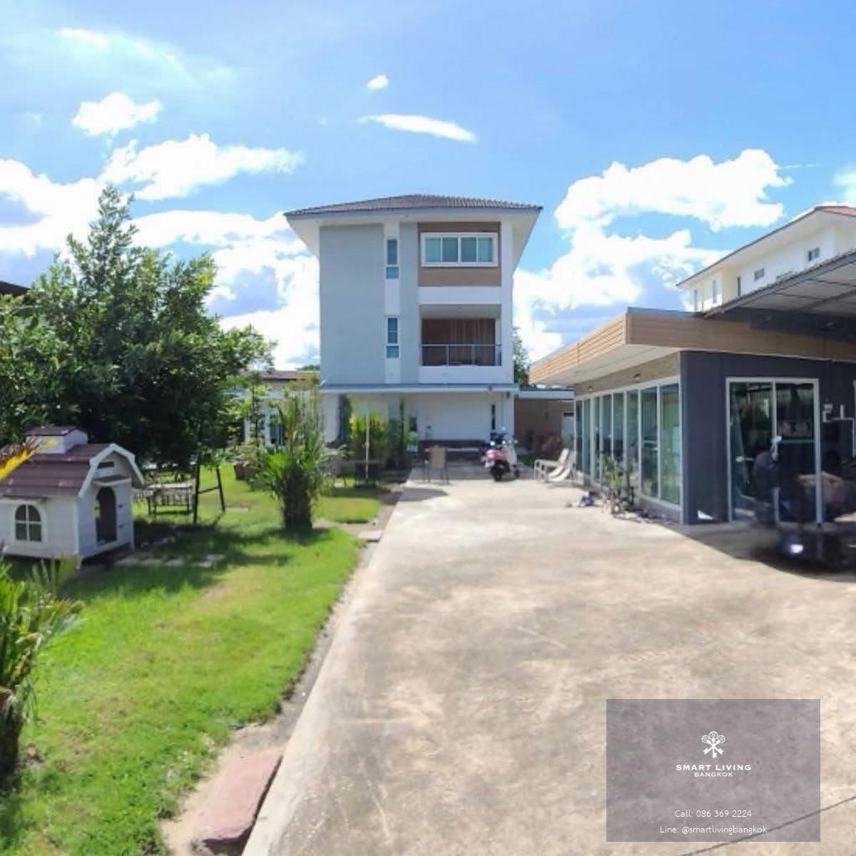 ขายบ้านเดี่ยว 3 ชั้น ที่ดิน 200 ตารางวา ซอยโยธินพัฒนา เลียบด่วนเอกมัย–รามอินทรา ใกล้ Central EastVille และ CDC พื้นที่ใช้สอย 450 ตร.ม เดินทางสะดวกใกล้ทางด่วน