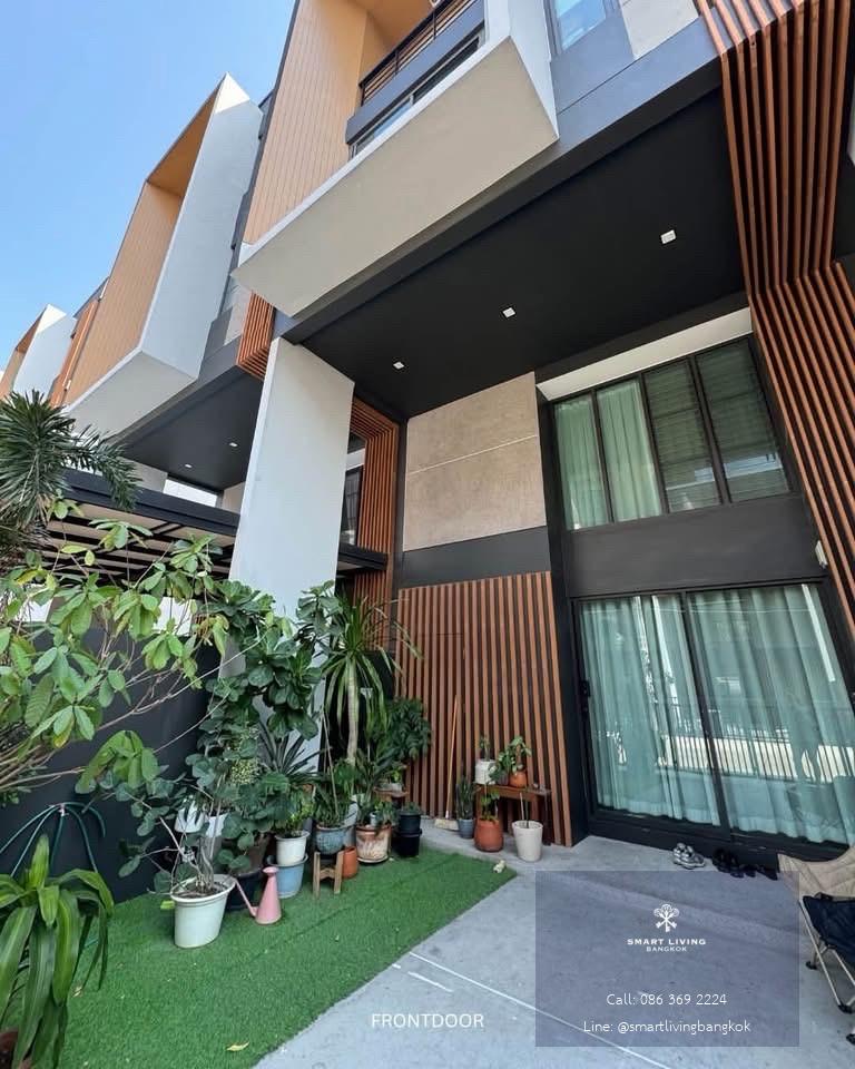 ทาวน์โฮม 3 ห้องนอน เลี้ยงสัตว์ได้ให้เช่าและขายในโครงการ Shizen Pattanakarn 32 ใกล้เอกมัยและทองหล่อ