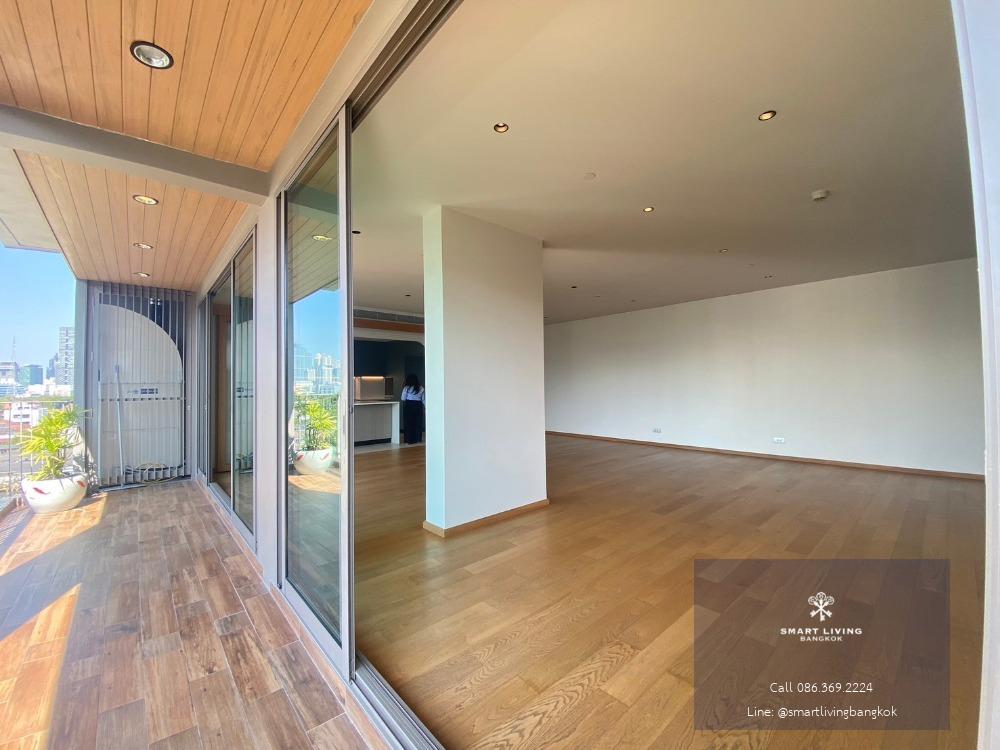 Condo for sale just only 153,xxx per/sq.m! 4 Bedroom combine very huge size located at Yenakart easy to access Sathorn and Rama 4