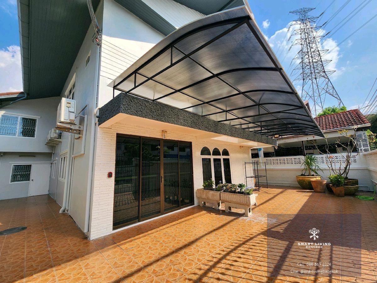 ให้เช่าบ้านเดี่ยว ห้วยขวาง รีโนเวทใหม่ พร้อมอยู่ 5 ห้องนอน 2 ชั้น พื้นที่ใช้สอย 400 ตร.ม บนที่ดิน 70 ตร.ว ทำเลใกล้ตลาดกลางคืน เหมาะอยู่อาศัยหรือทำ Airbnb รองรับลูกค้าต่างชาติ