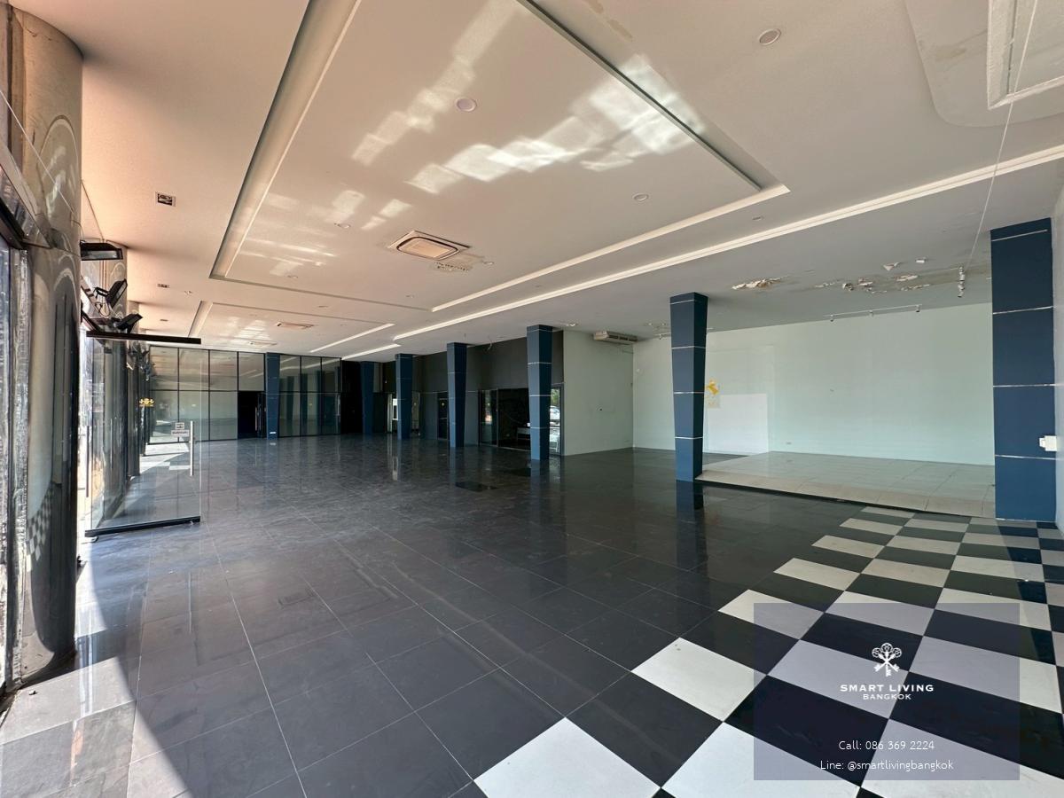 ให้เช่า โชว์รูม ศรีนครินทร์ (Showroom Srinakharin) พื้นที่เชิงพาณิชย์ขนาดใหญ่ 1,000 ตร.ม. ทำเลทองใกล้ MRT กลันตัน